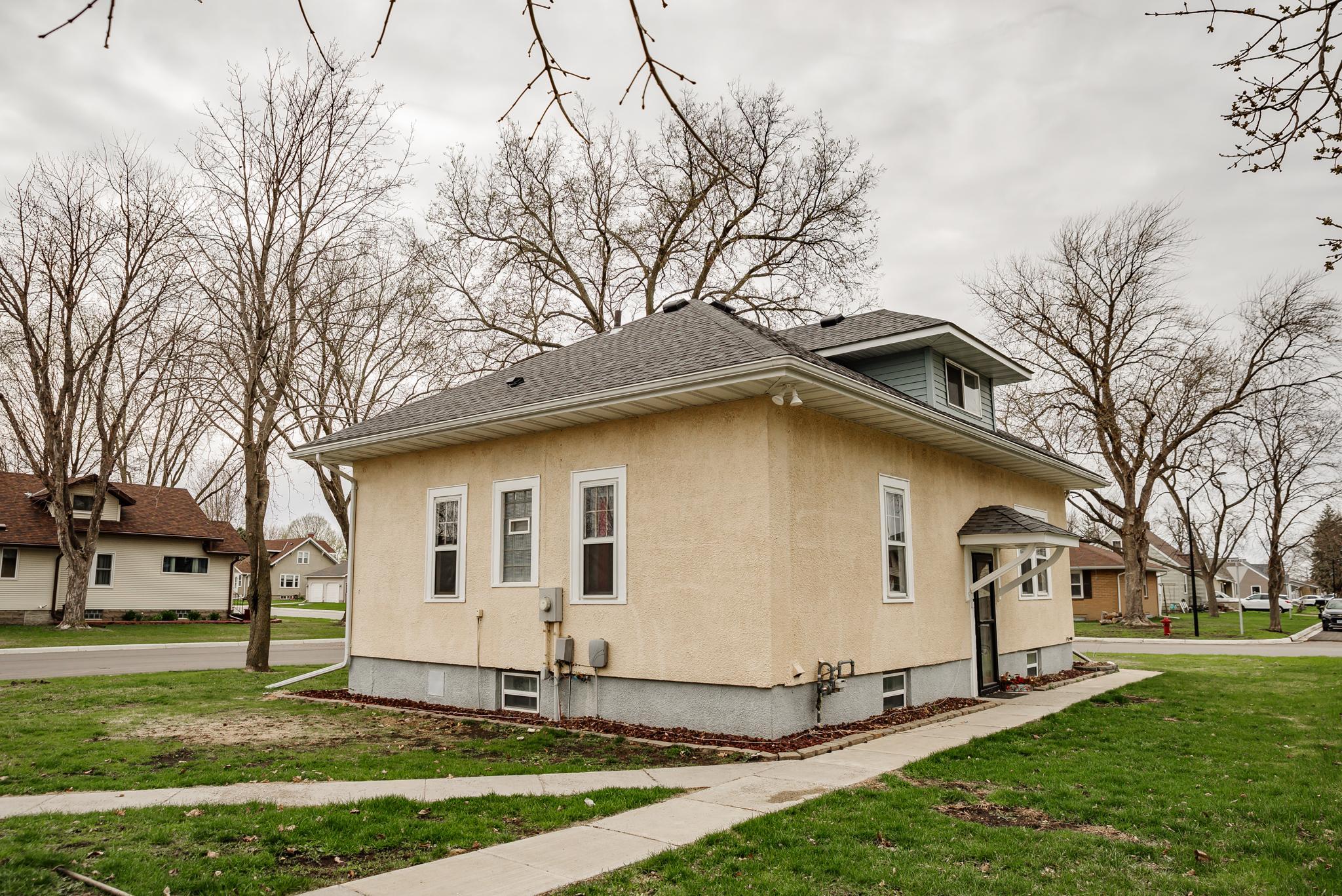 612 W Brooks St, Arlington, MN 55307