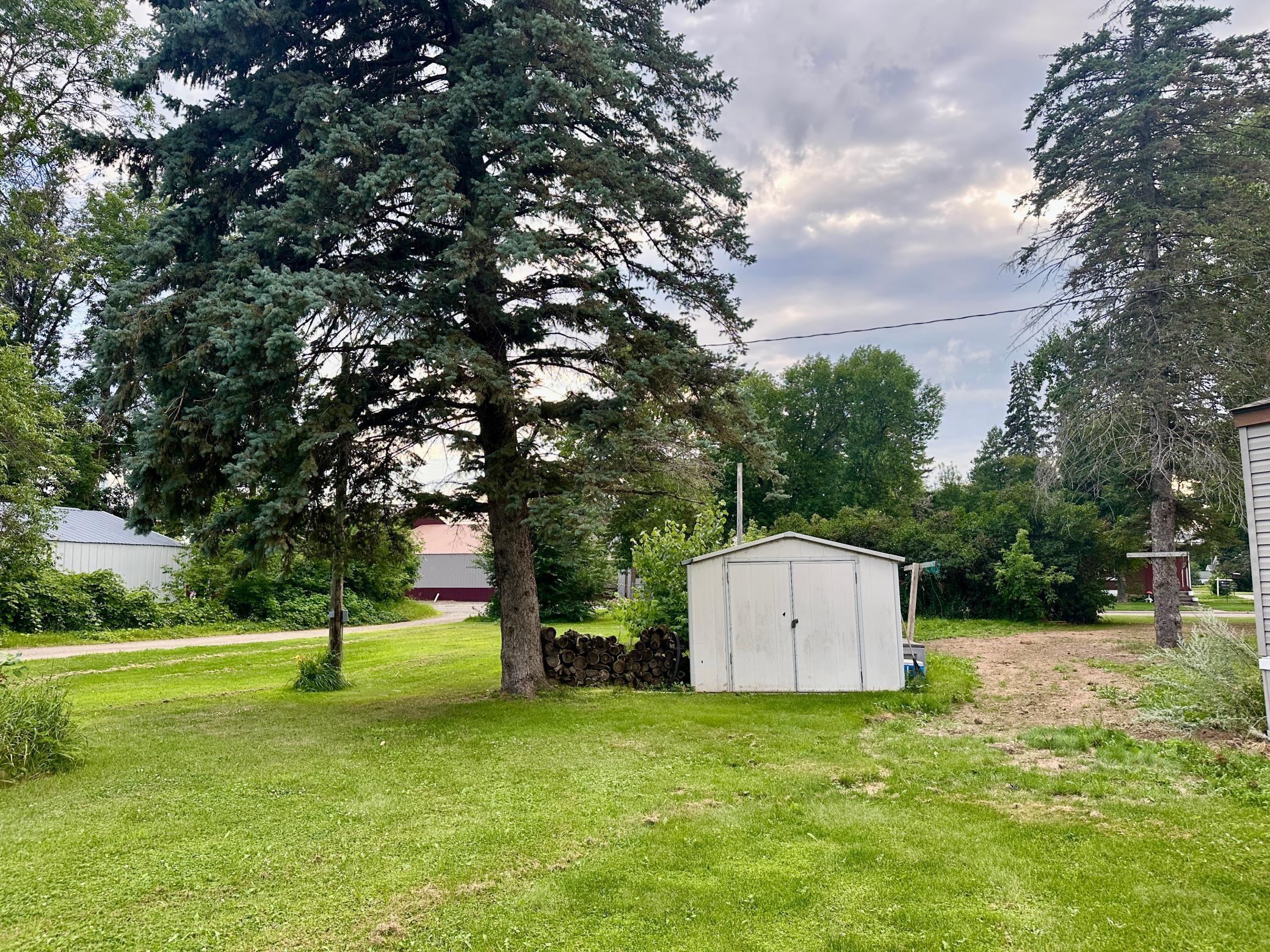 215 Lake St E, Isle, MN 56342