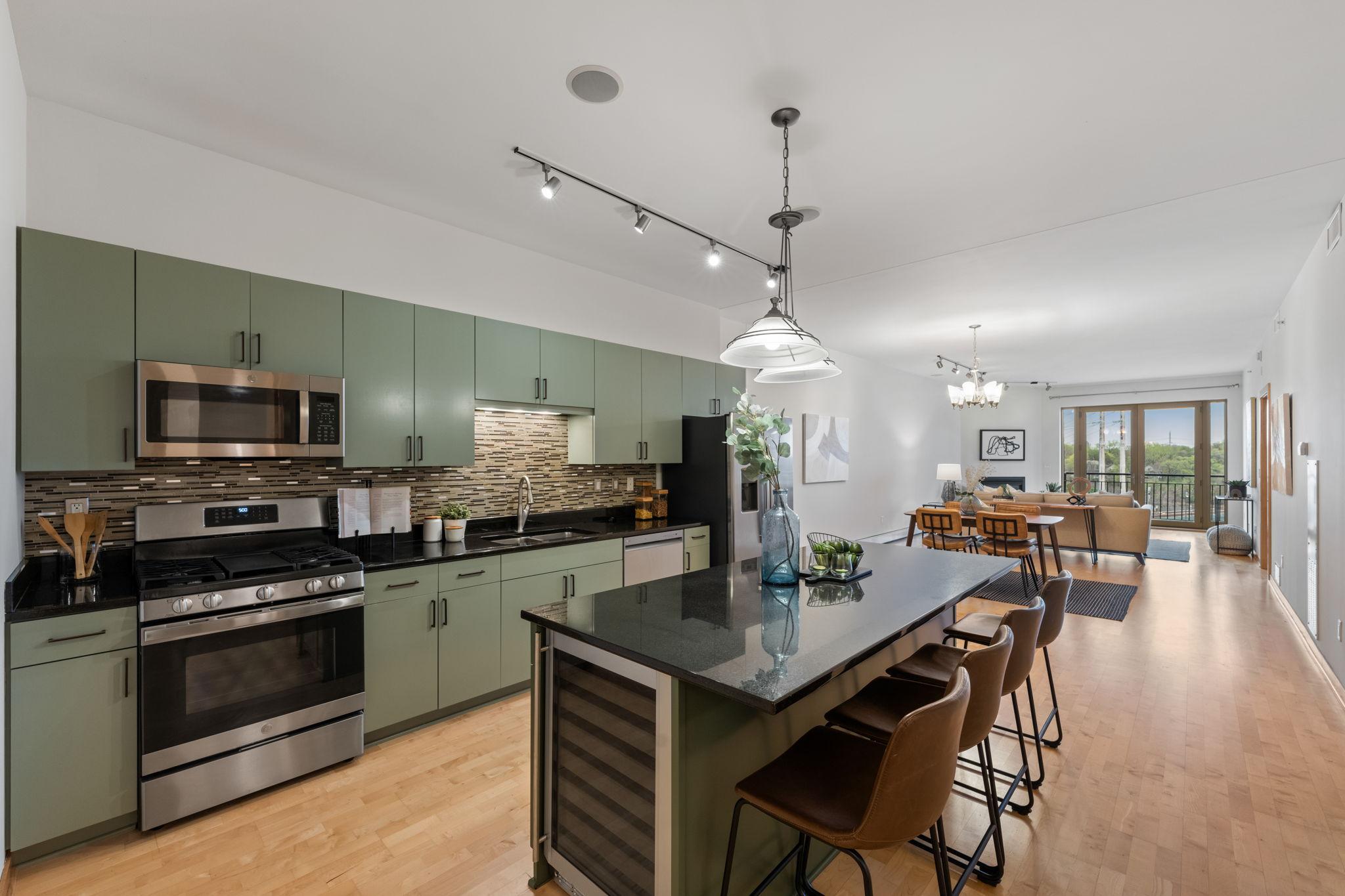 212 N 1st St #409, Minneapolis, MN 55401