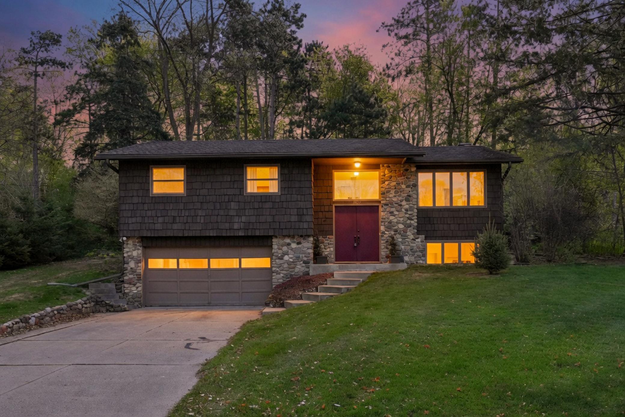 2891 Legion Ave N, Lake Elmo, MN 55042