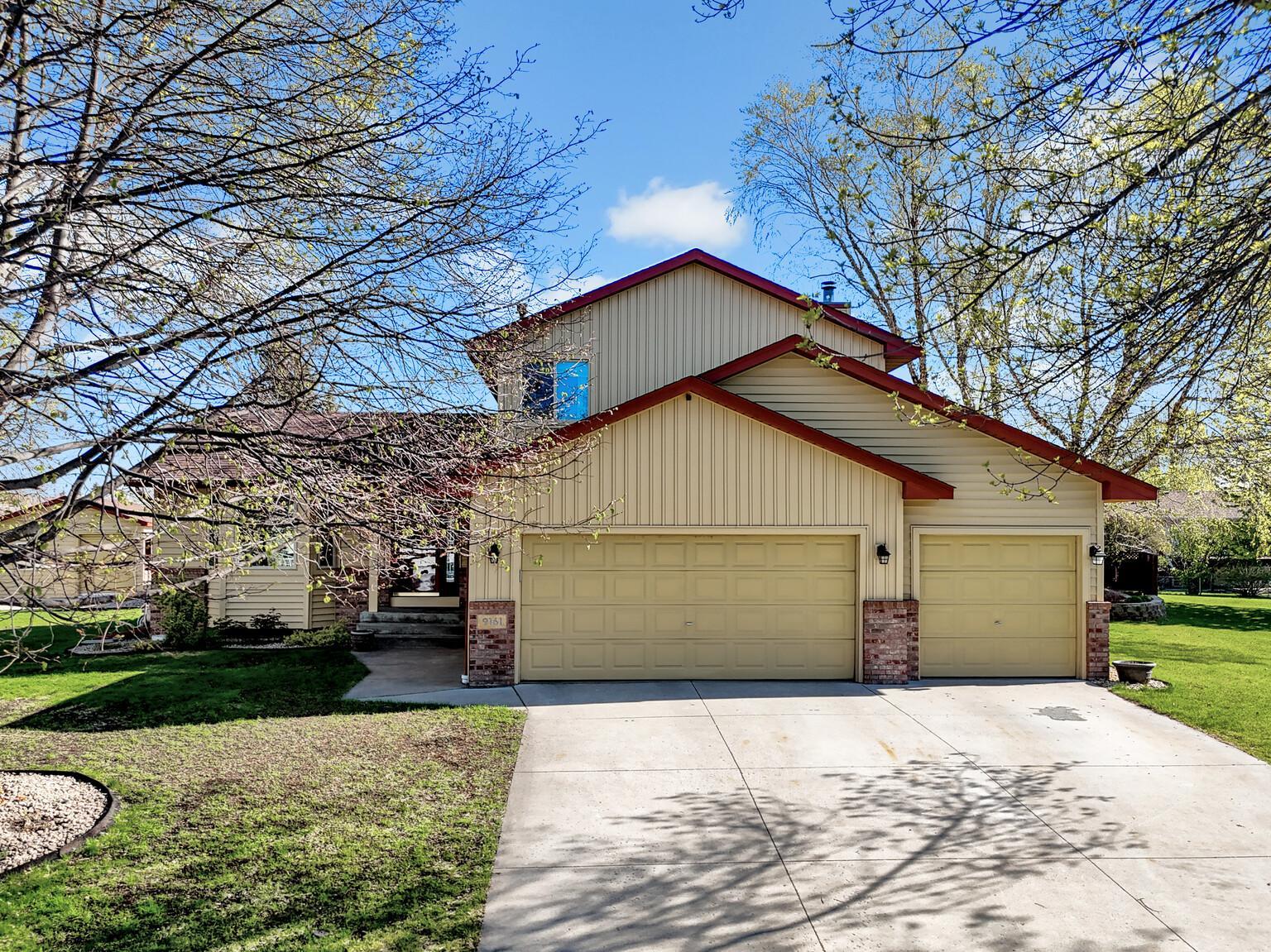 9161 N Kentucky Ave N, Brooklyn Park, MN 55445