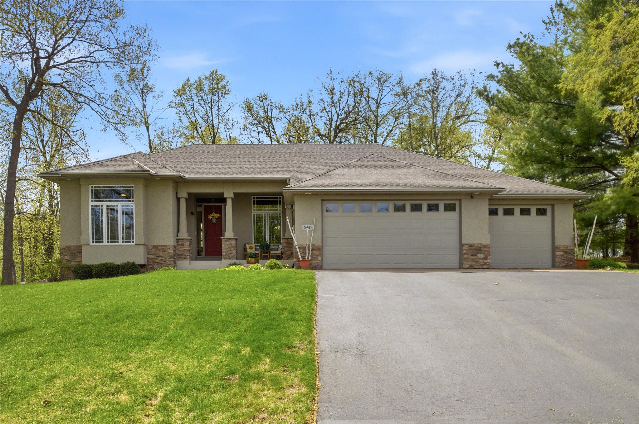 9447 Woodridge Ct, Savage, MN 55378