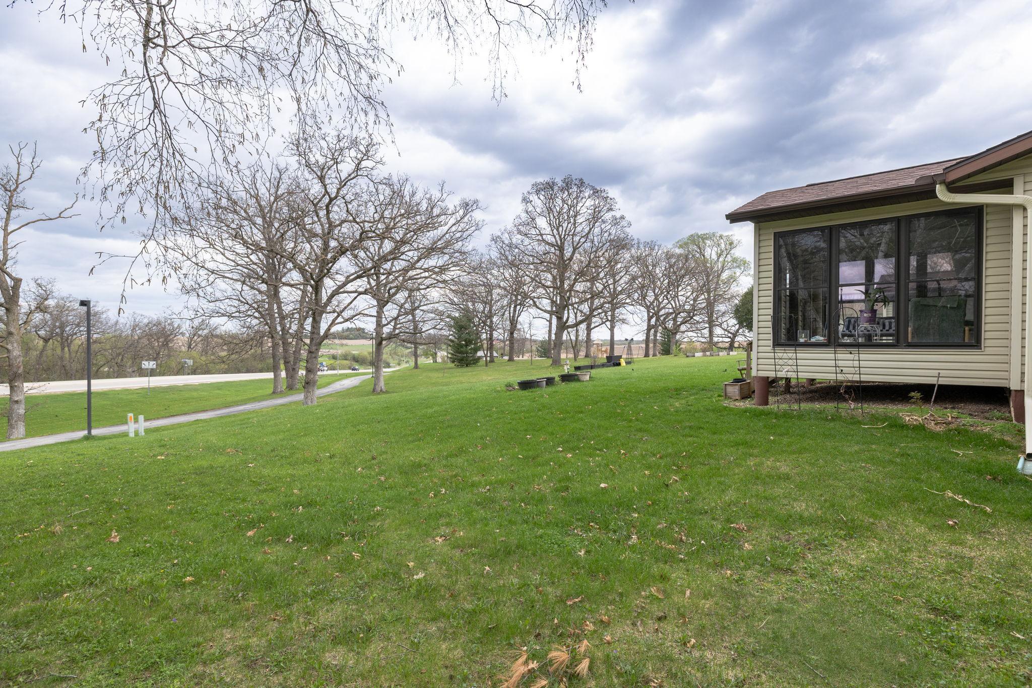 811 N Sprague St #1, Caledonia, MN 55921