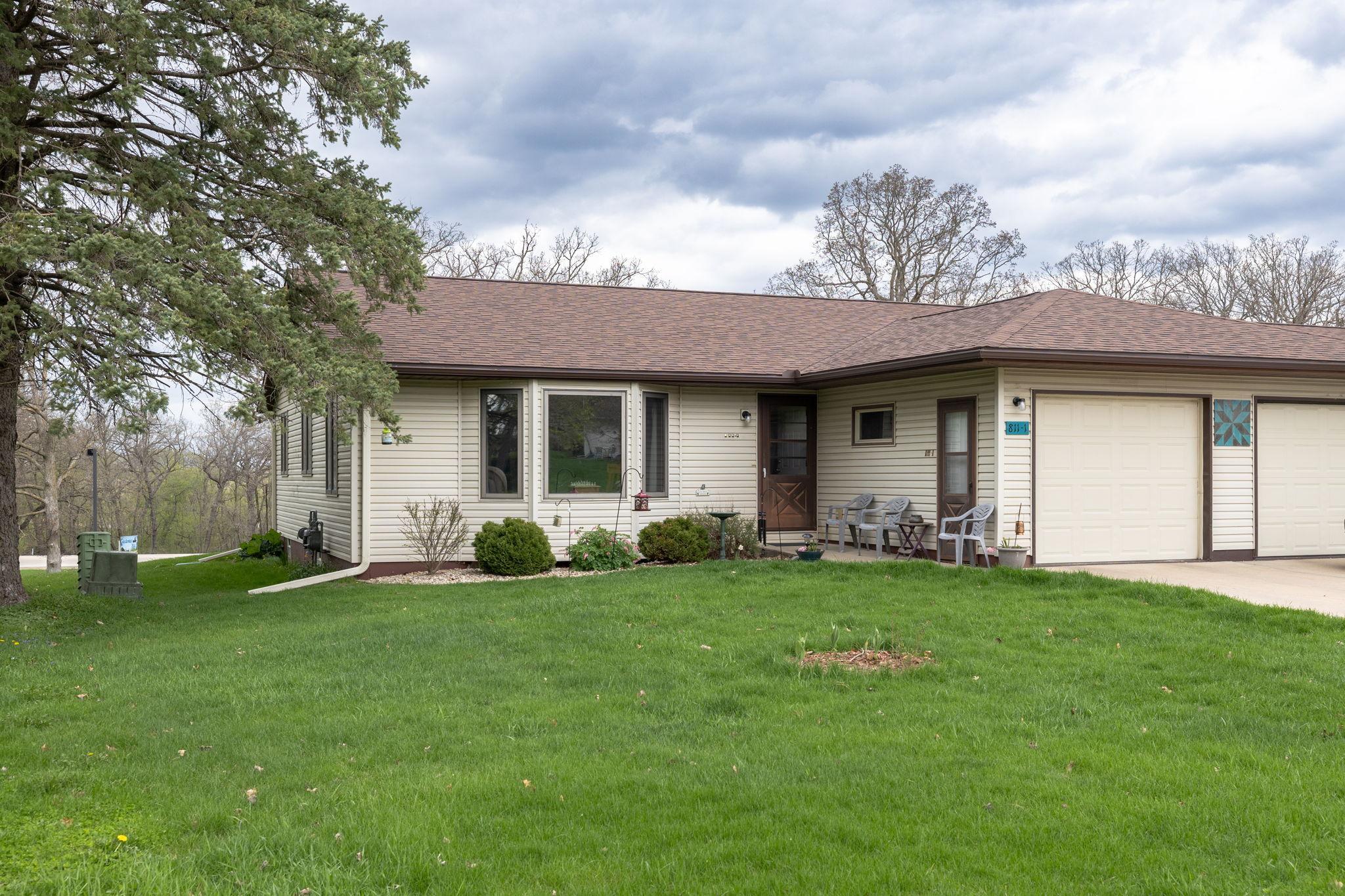 811 N Sprague St #1, Caledonia, MN 55921