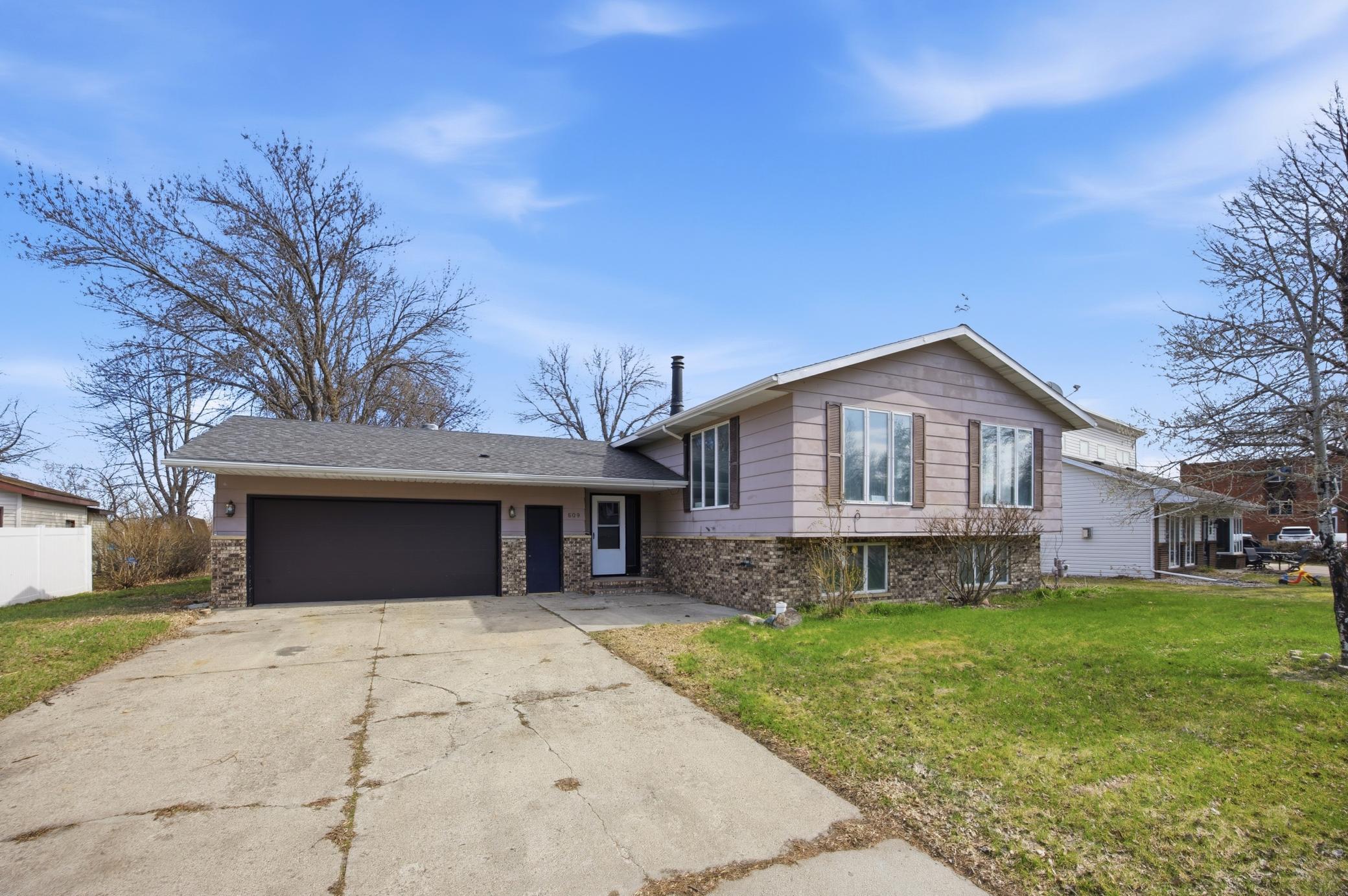 609 Lily Ln, Ada, MN 56510