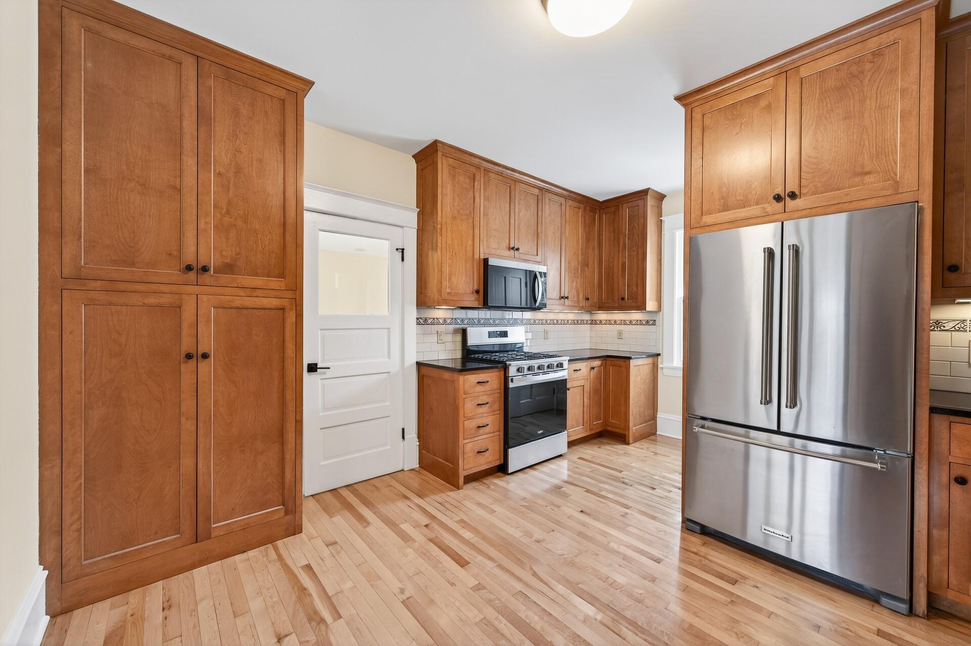 2302 Brewster St, Saint Paul, MN 55108