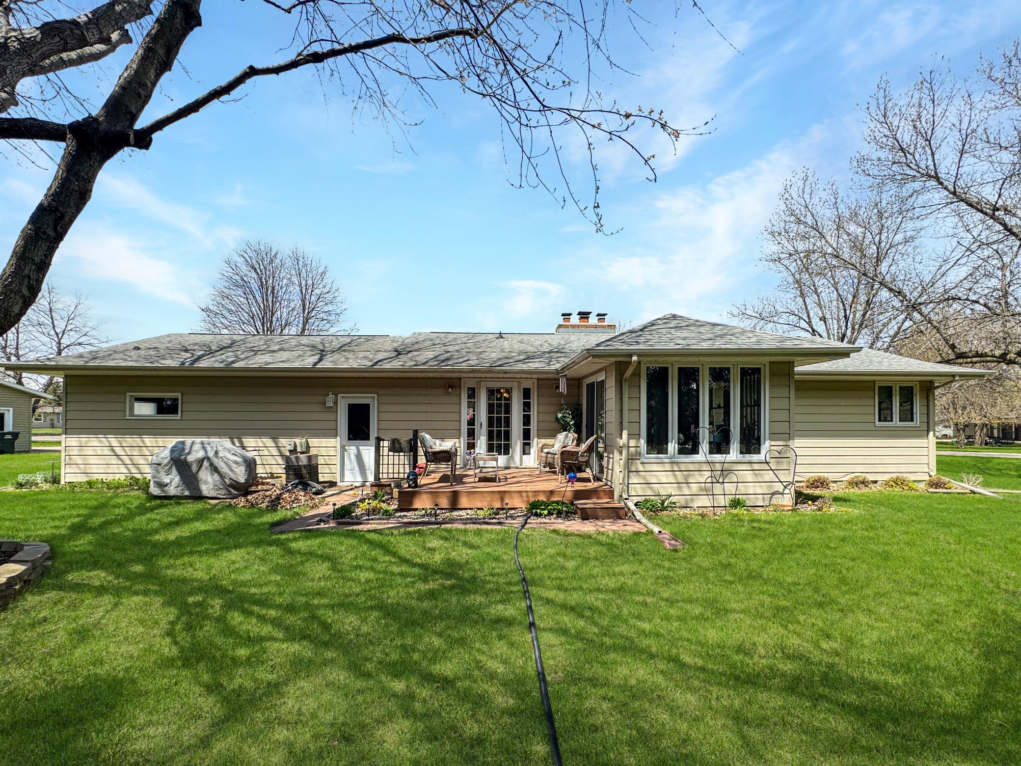 3207 Redwood Ave, Slayton, MN 56172