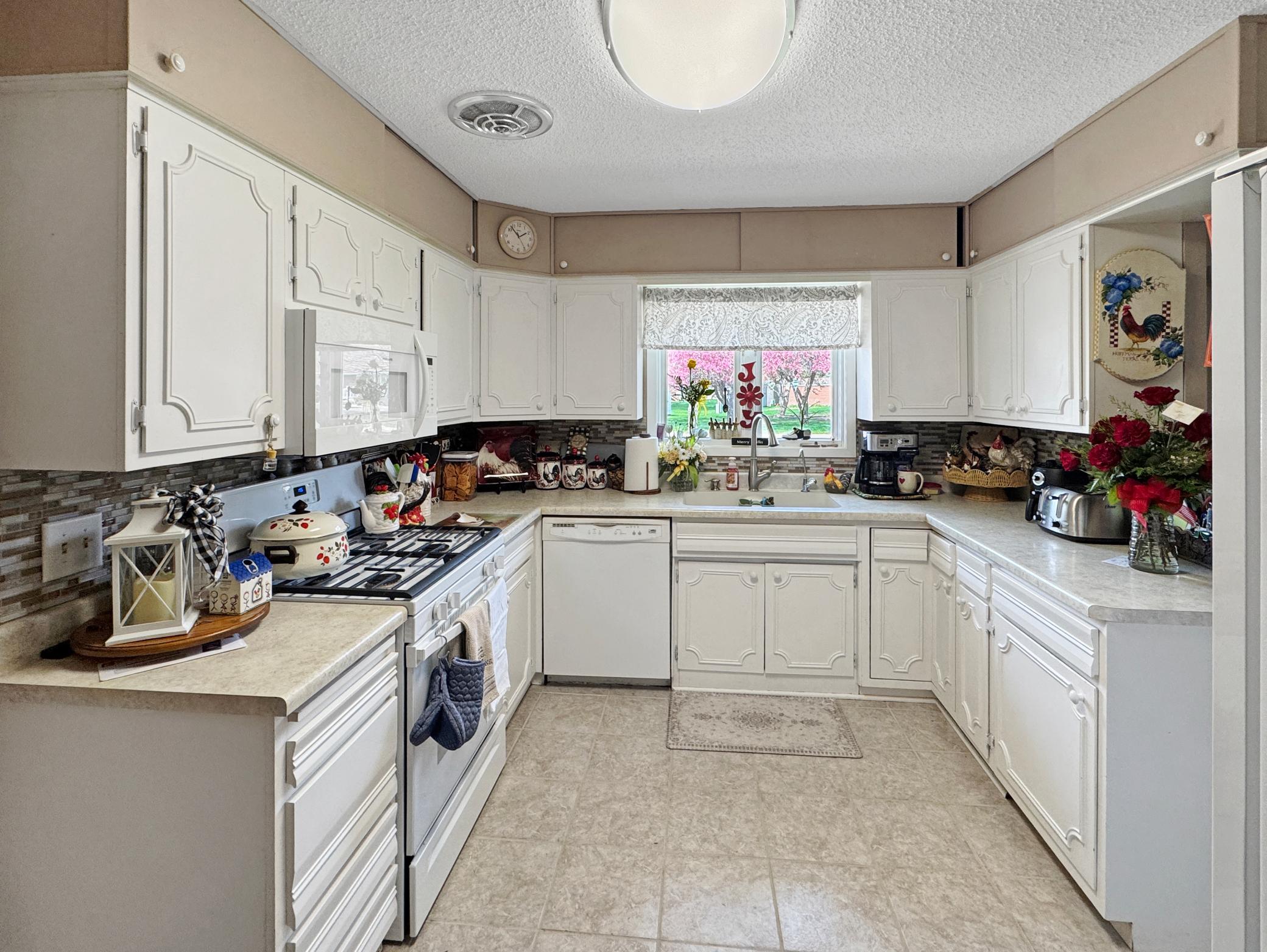 3207 Redwood Ave, Slayton, MN 56172