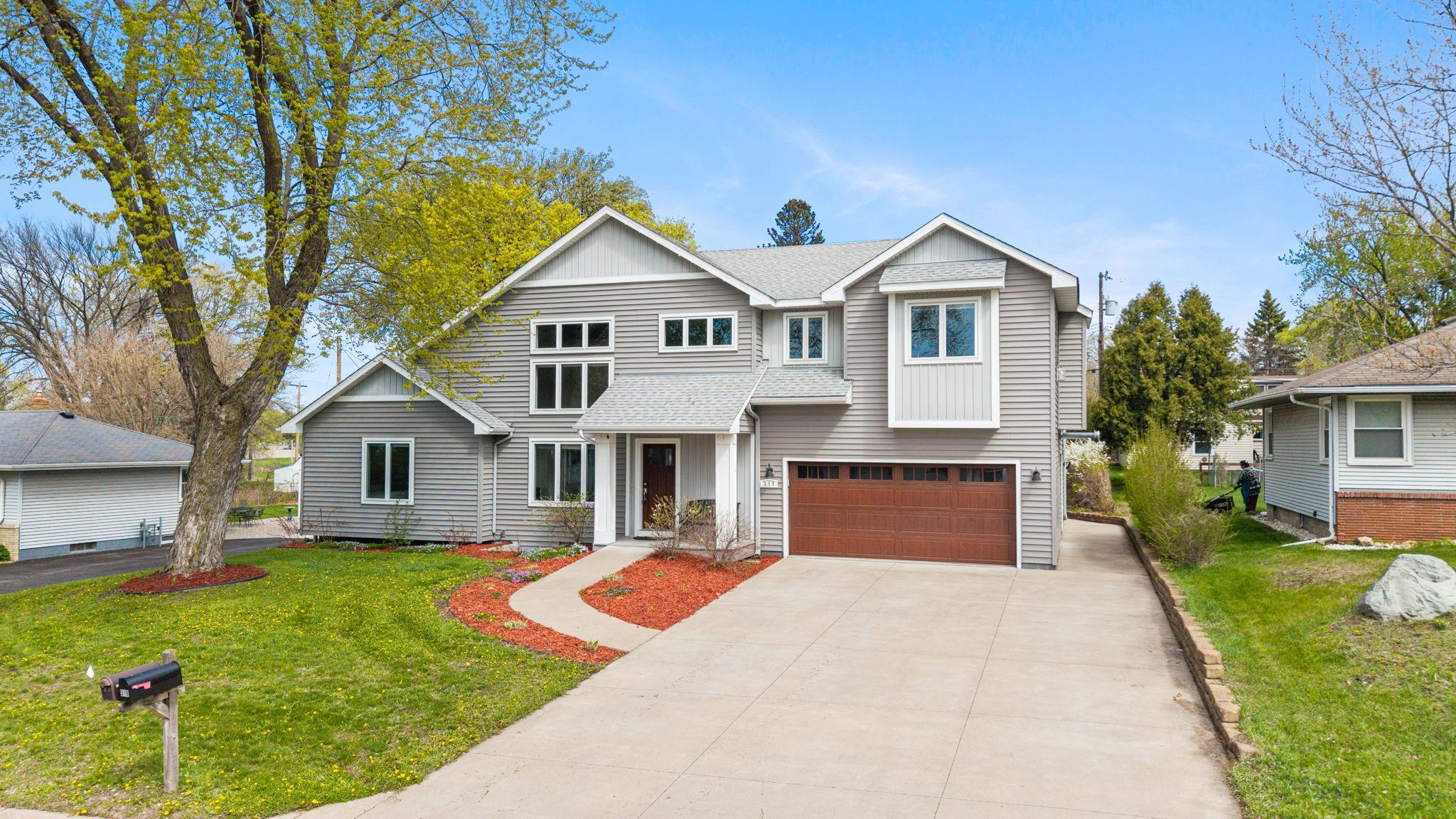 319 Bellwood Ave, Maplewood, MN 55117