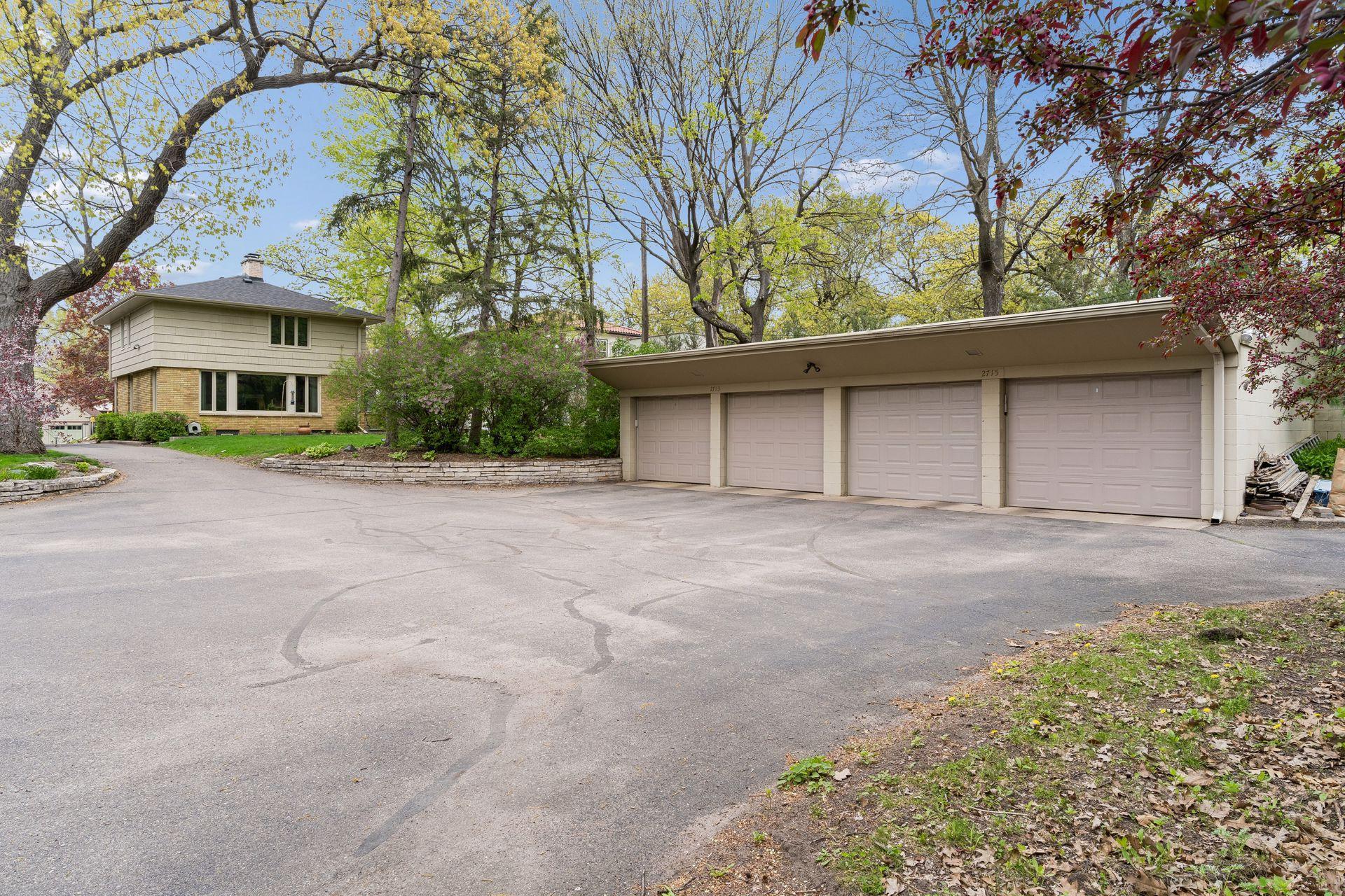 2713 W 28th St W, Minneapolis, MN 55416