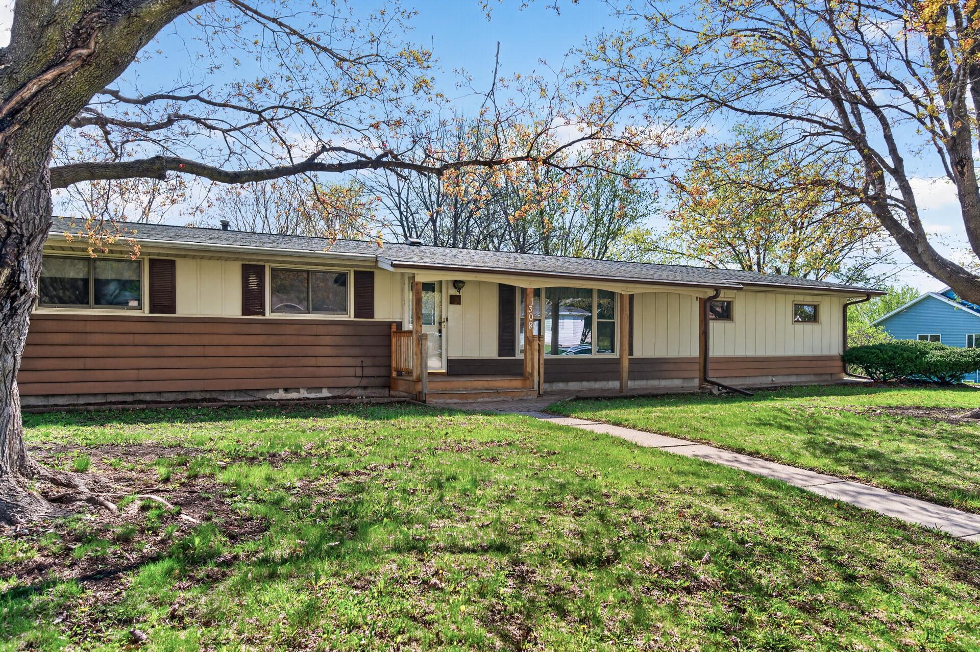 1308 4th Ave, Howard Lake, MN 55349