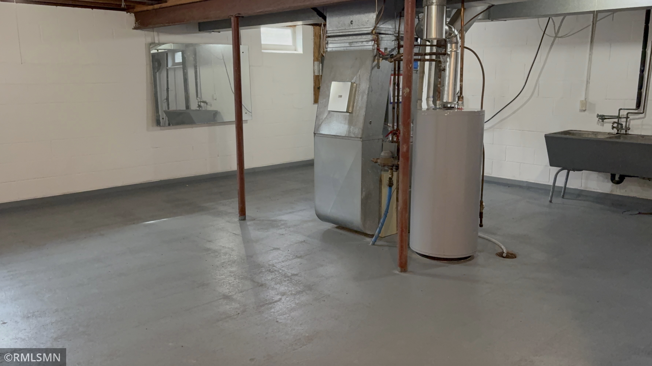 3325 Urbandale Ln N, Plymouth, MN 55447