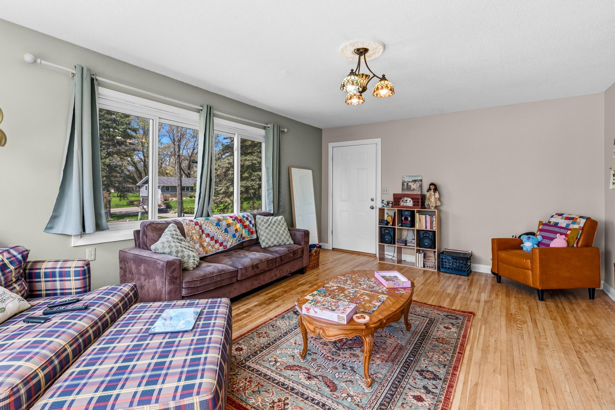 601 Labore Rd, Little Canada, MN 55117