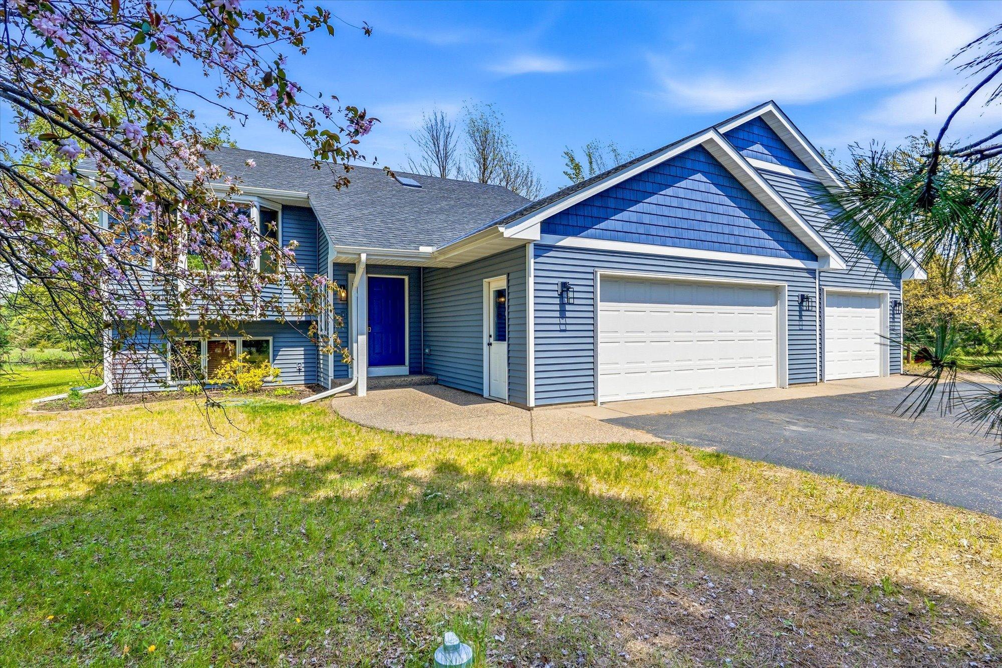 3961 224th Ave NW, Oak Grove, MN 55303