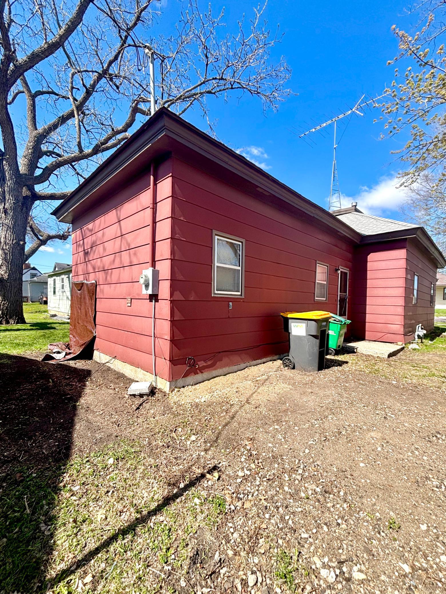 101 S 5th St, Le Sueur, MN 56058