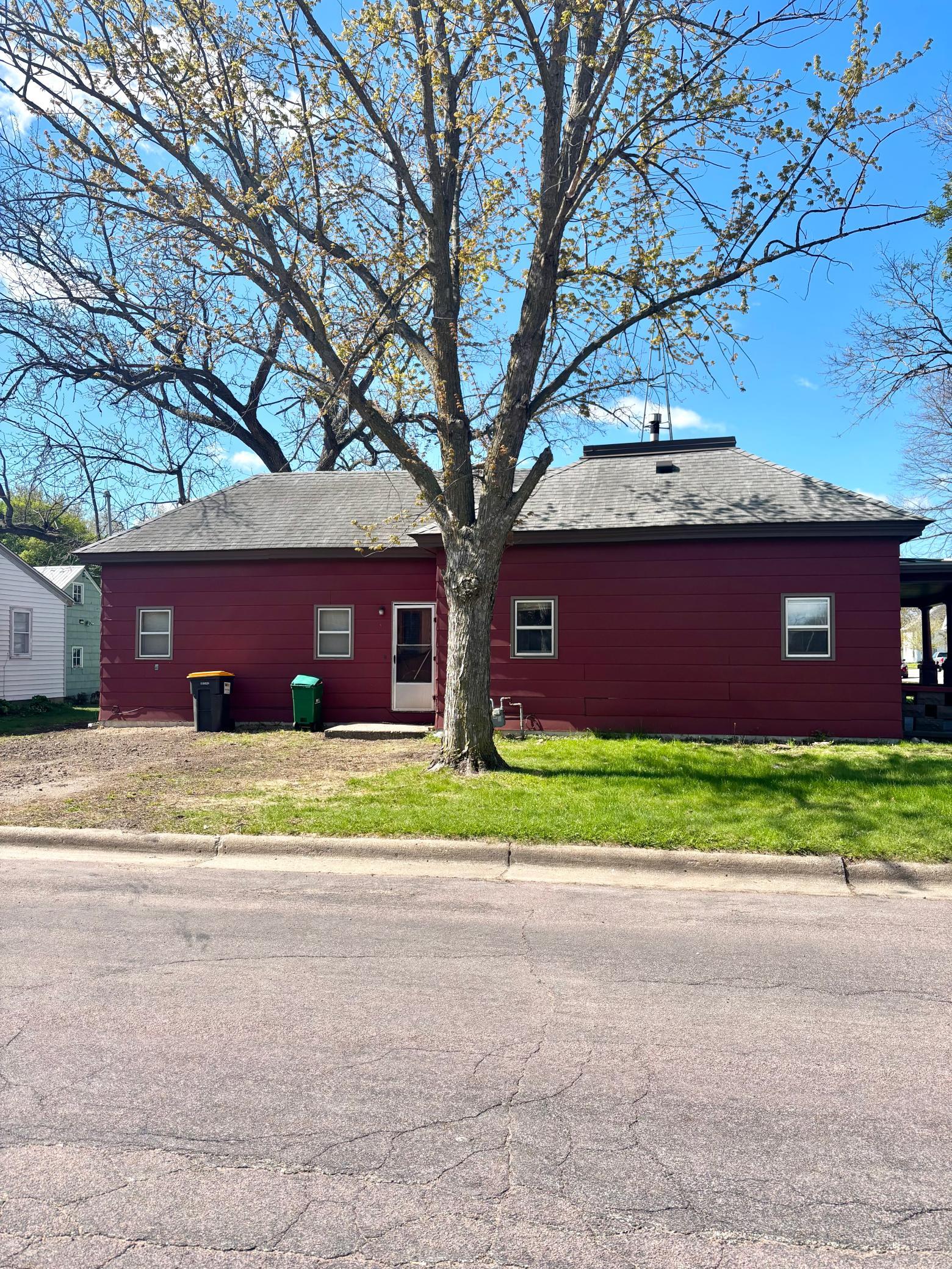 101 S 5th St, Le Sueur, MN 56058