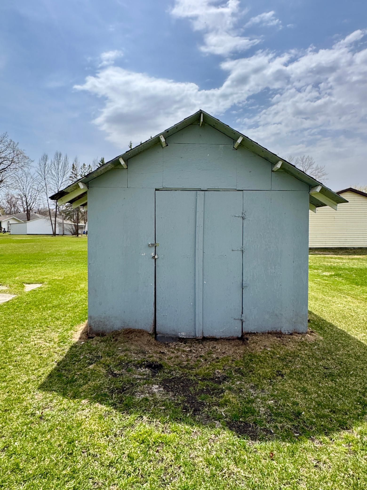 502 3rd St NE, Roseau, MN 56751