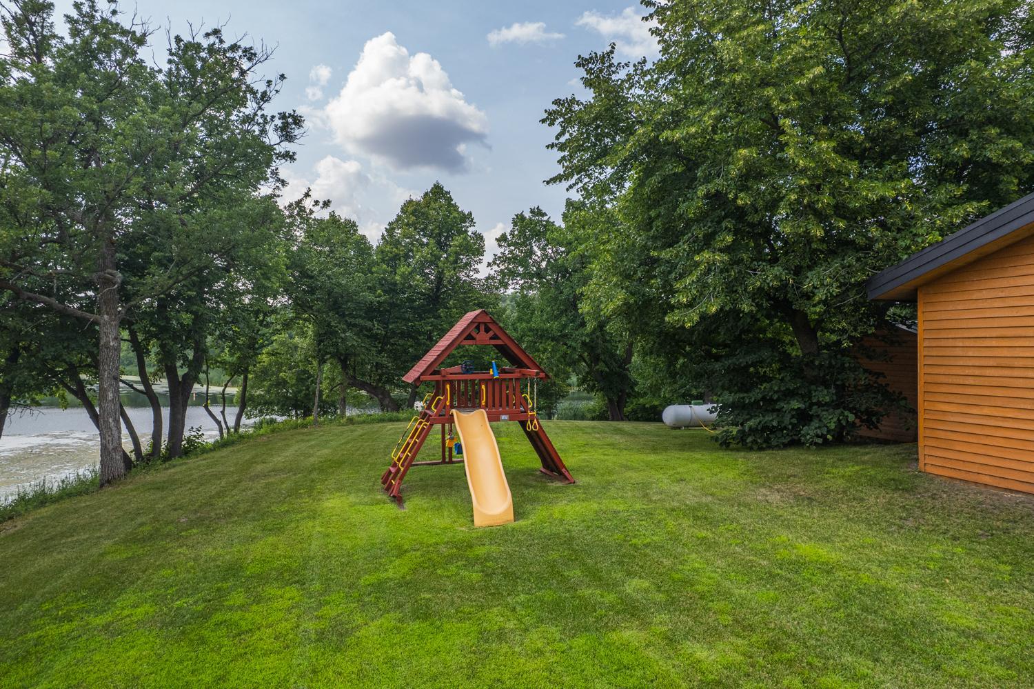 25530 River Hills Ln, Detroit Lakes, MN 56501