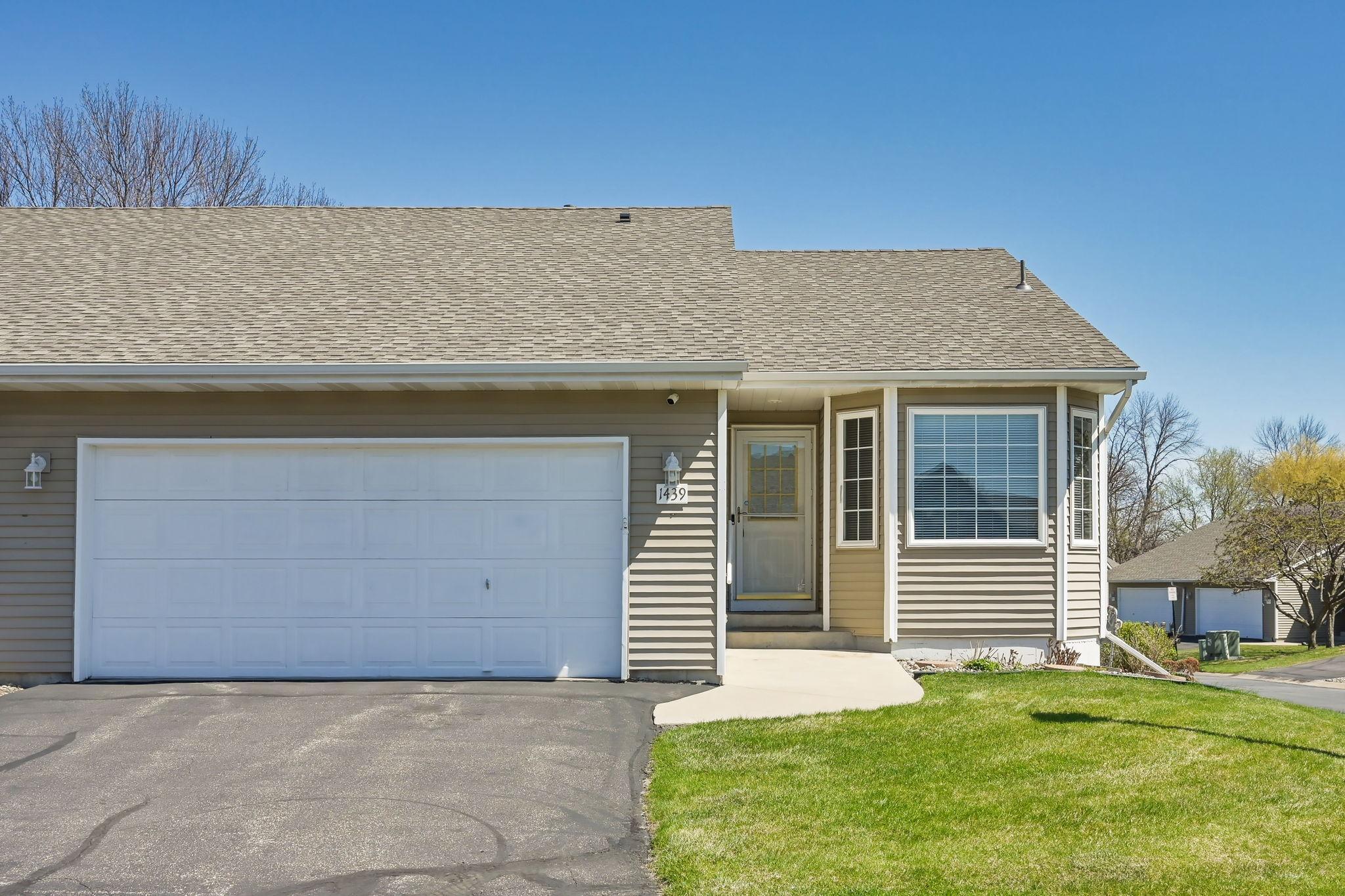 1439 Eagle Dr, Waconia, MN 55387