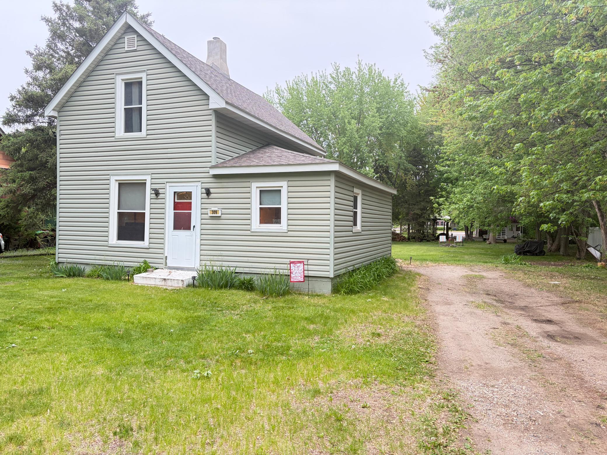 309 E 3rd St, Monticello, MN 55362