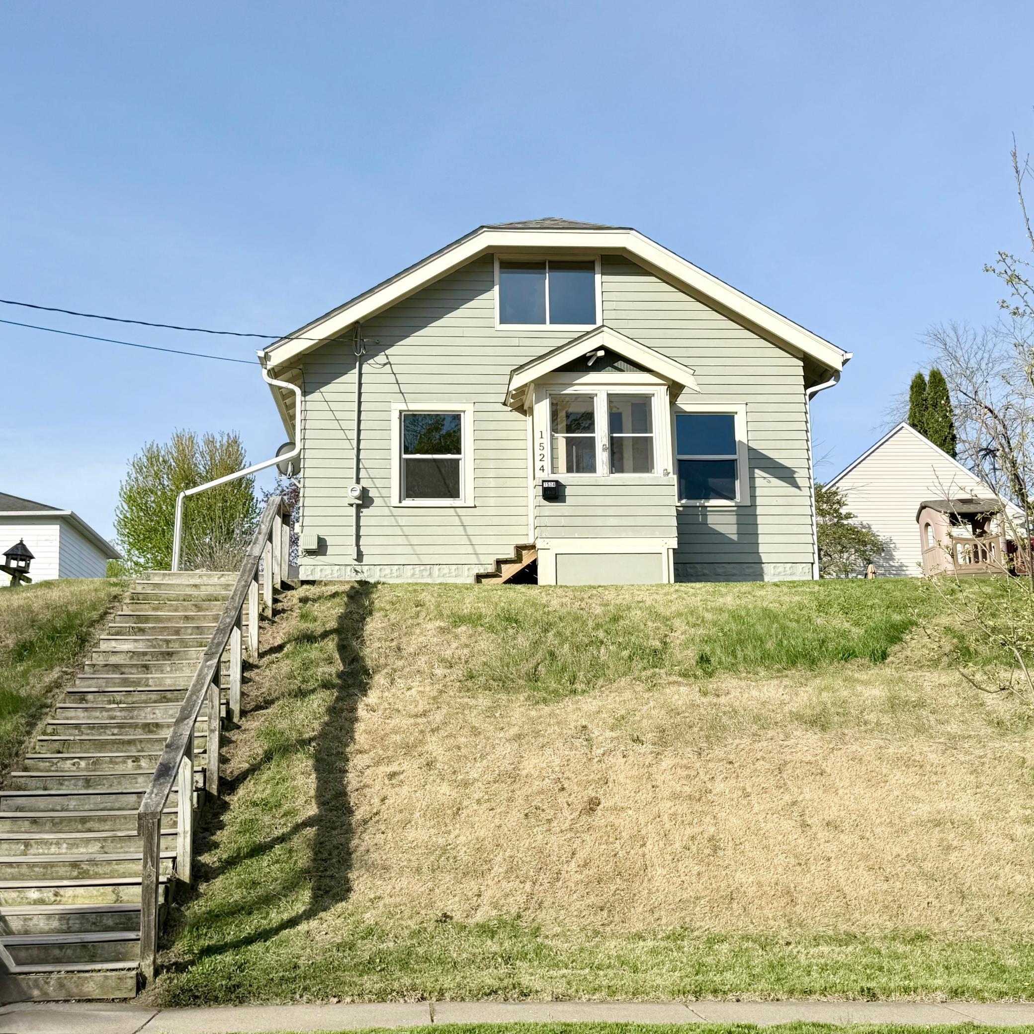 1524 East Ave, Red Wing, MN 55066