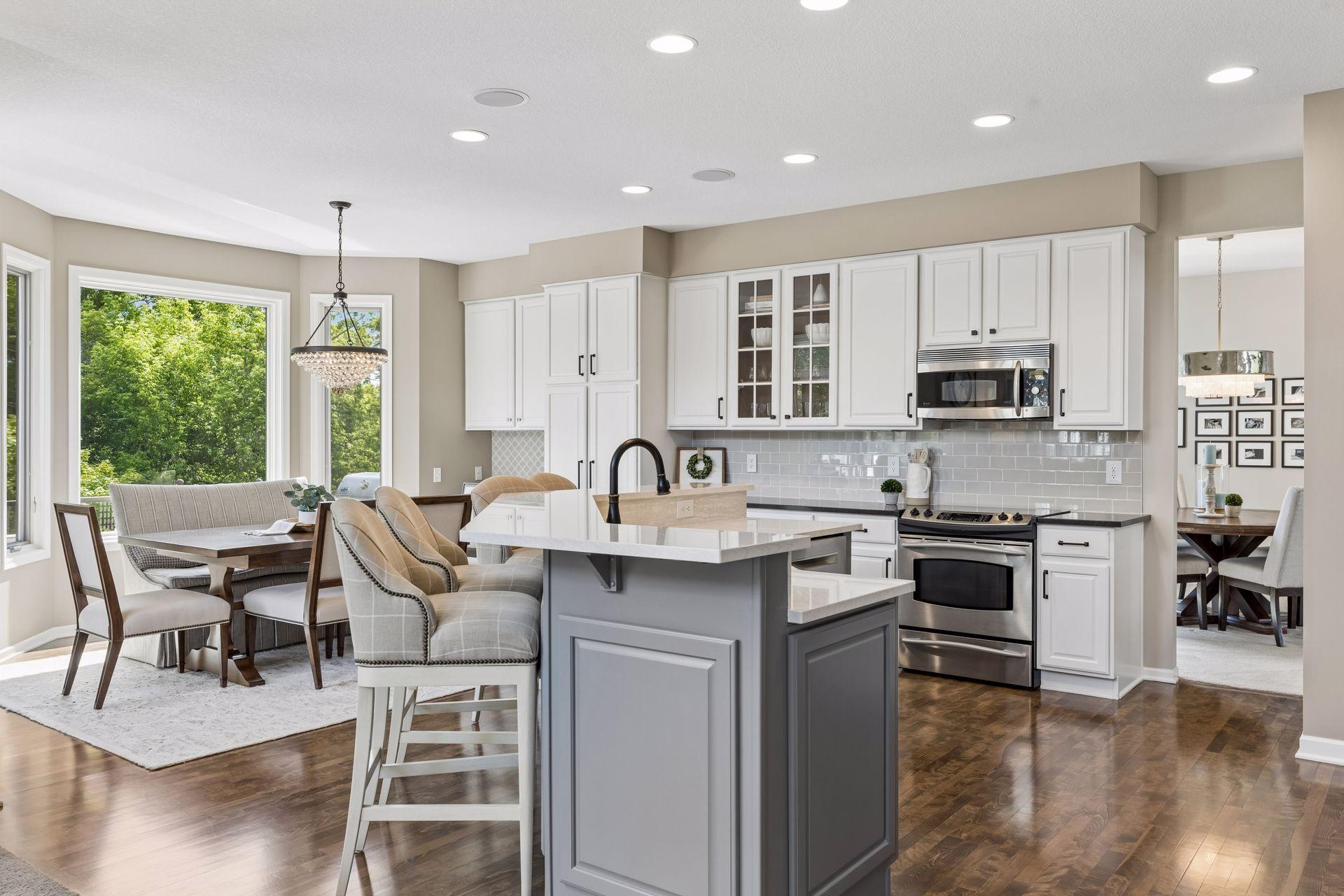 7638 Ridgeview Way, Chanhassen, MN 55317