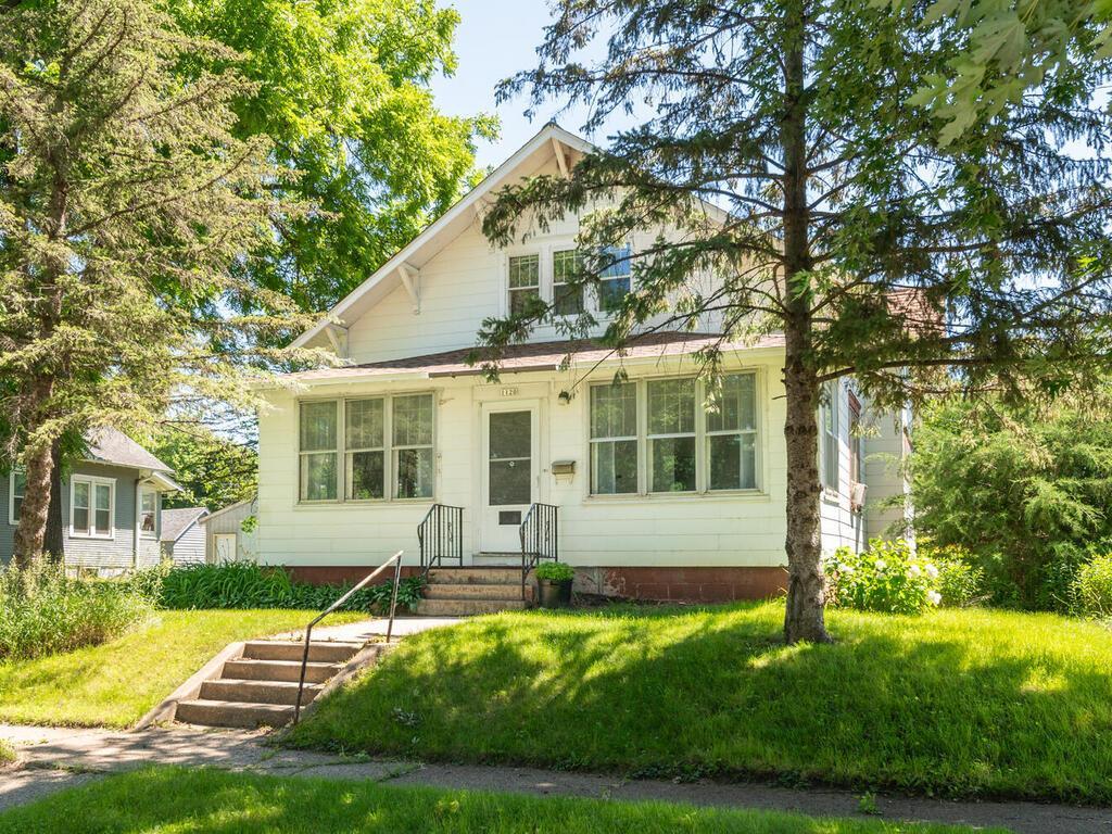 1120 Louden Ave N, Glencoe, MN 55336
