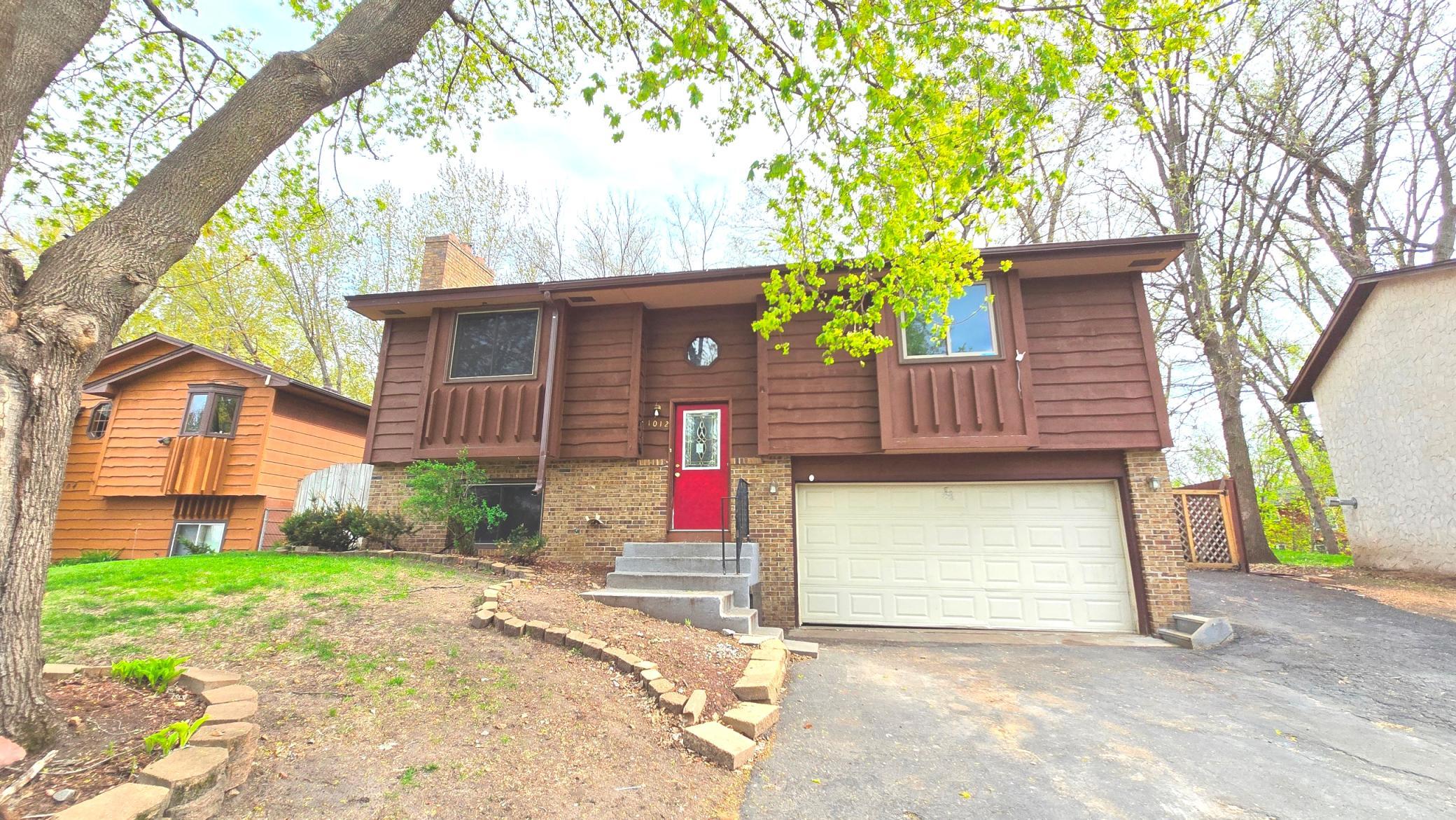 1012 104th Ave NW, Coon Rapids, MN 55433