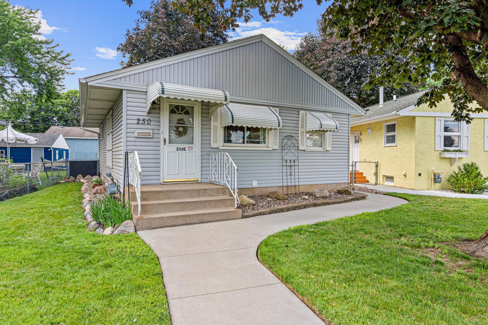 250 Macarthur St E, South Saint Paul, MN 55075