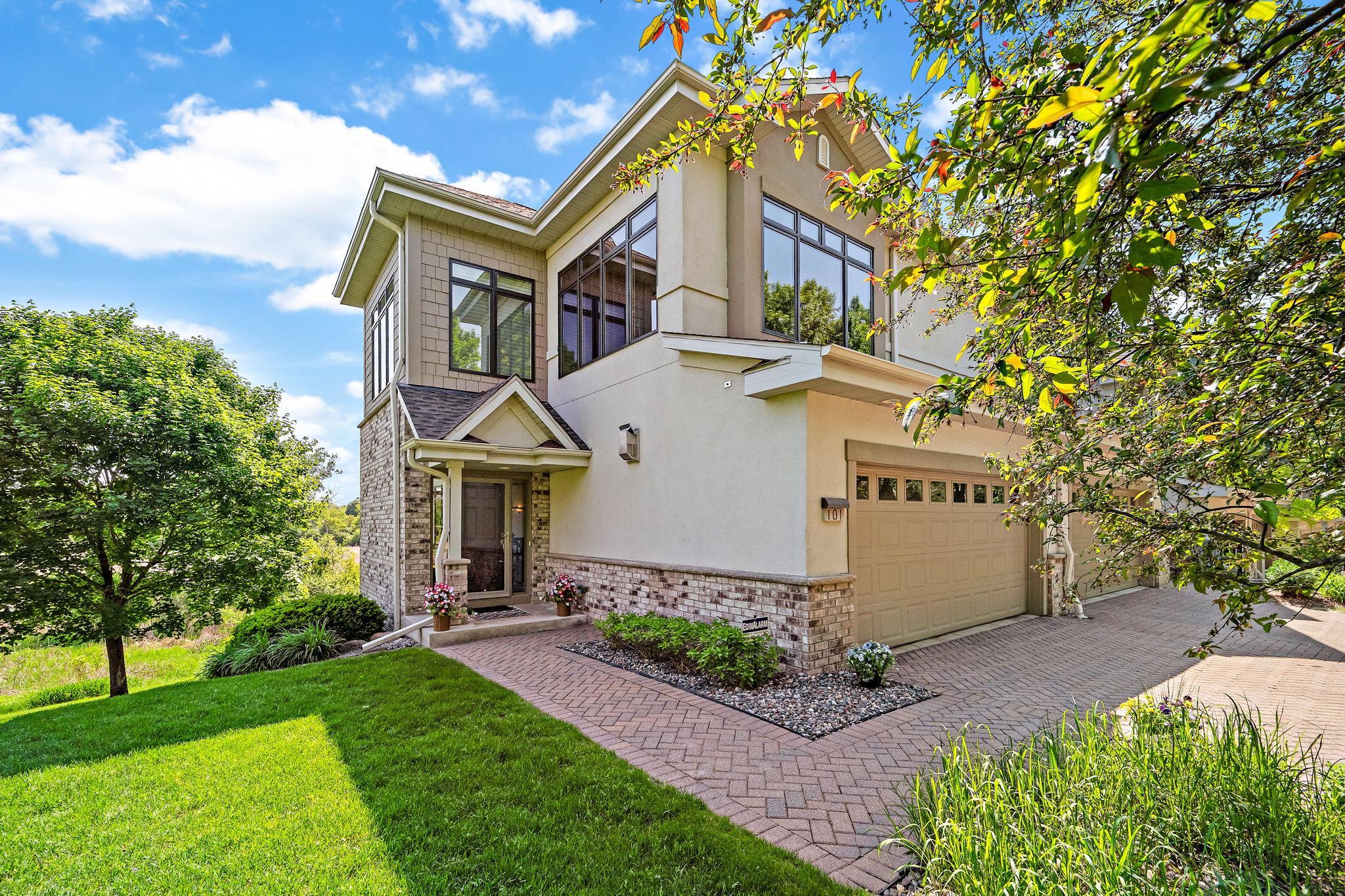 101 Willoughby Way E, Minnetonka, MN 55305