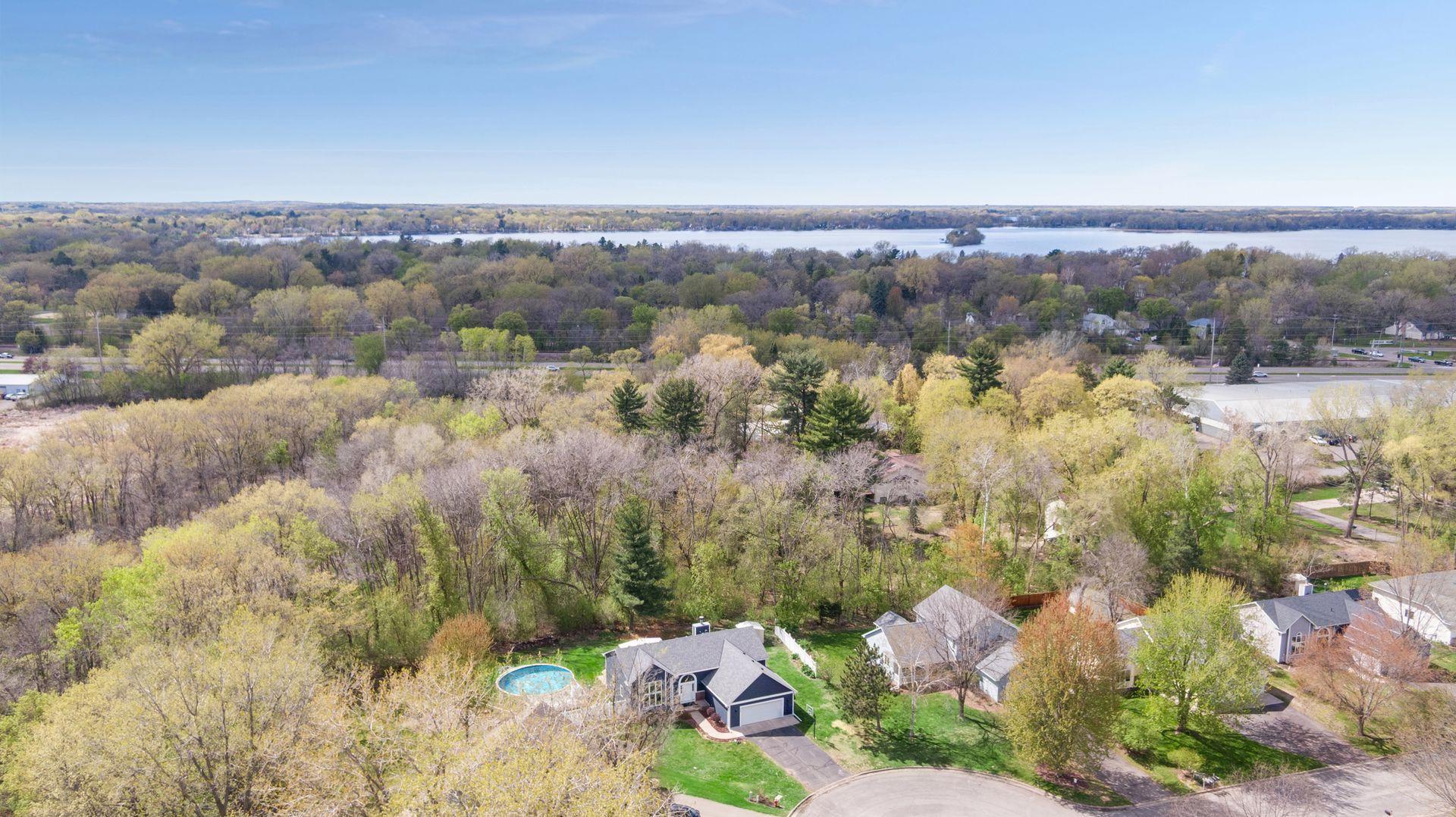 5323 Cedarwood Ct, White Bear Twp, MN 55110