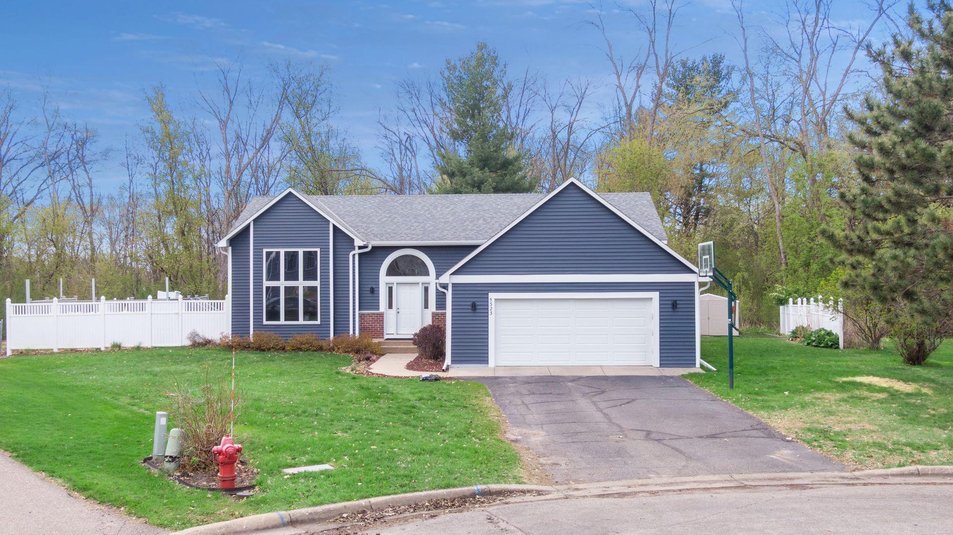 5323 Cedarwood Ct, White Bear Twp, MN 55110