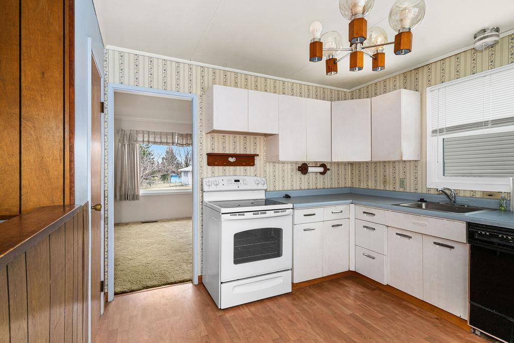 26 Gibson Rd, Silver Bay, MN 55614