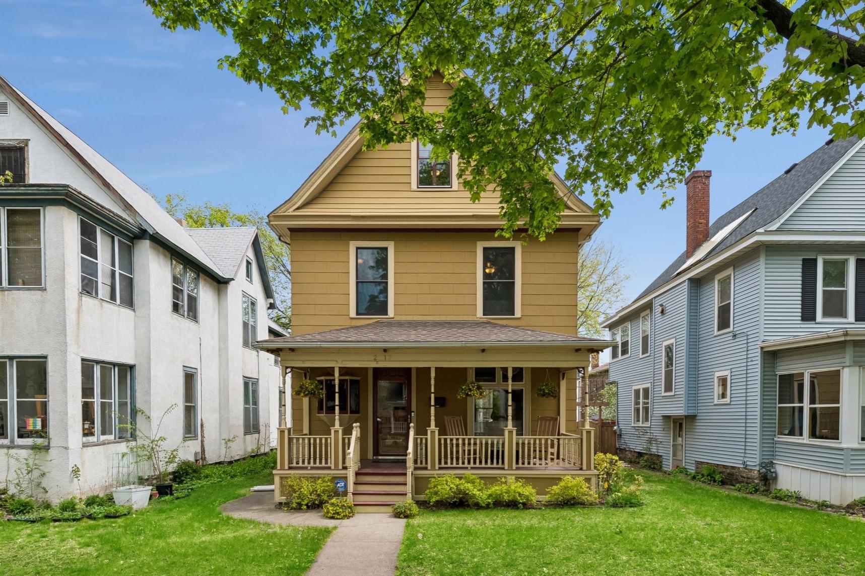 2717 Emerson Ave S, Minneapolis, MN 55408