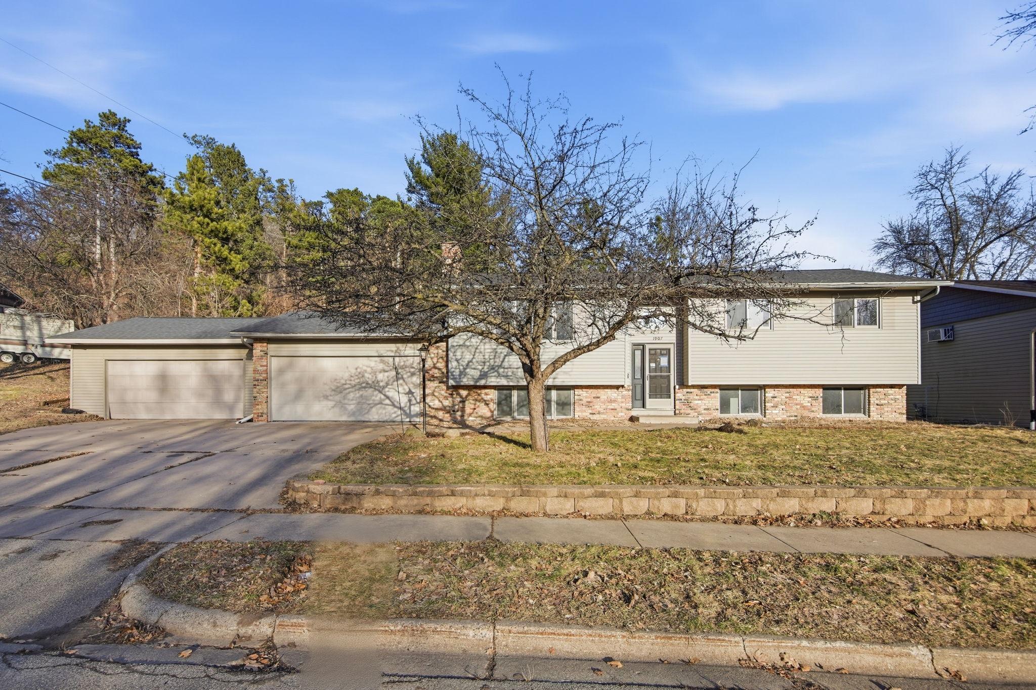 1907 Gernentz Ln, Red Wing, MN 55066