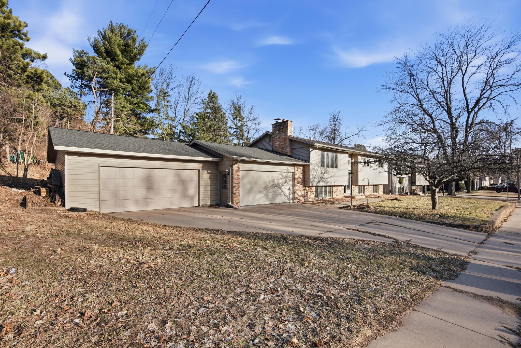 1907 Gernentz Ln, Red Wing, MN 55066