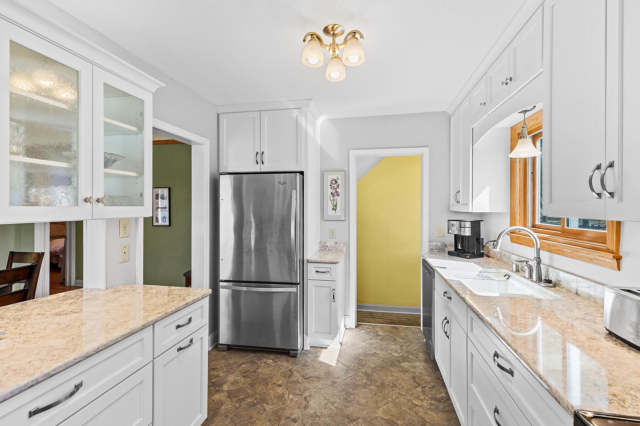 1341 Iowa Ave W, Falcon Heights, MN 55108