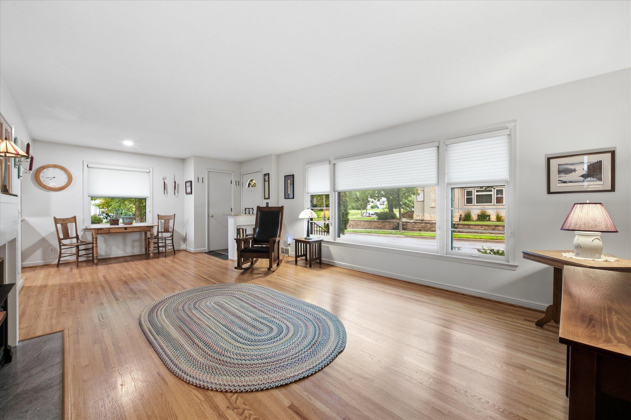 1305 E 52nd St, Minneapolis, MN 55417