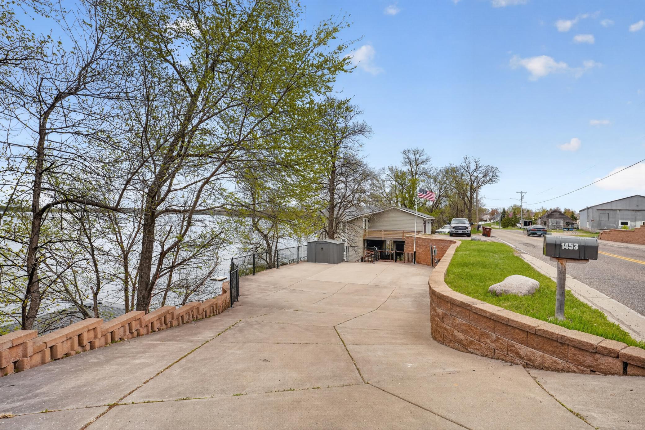 1453 Pulaski Rd, Buffalo, MN 55313