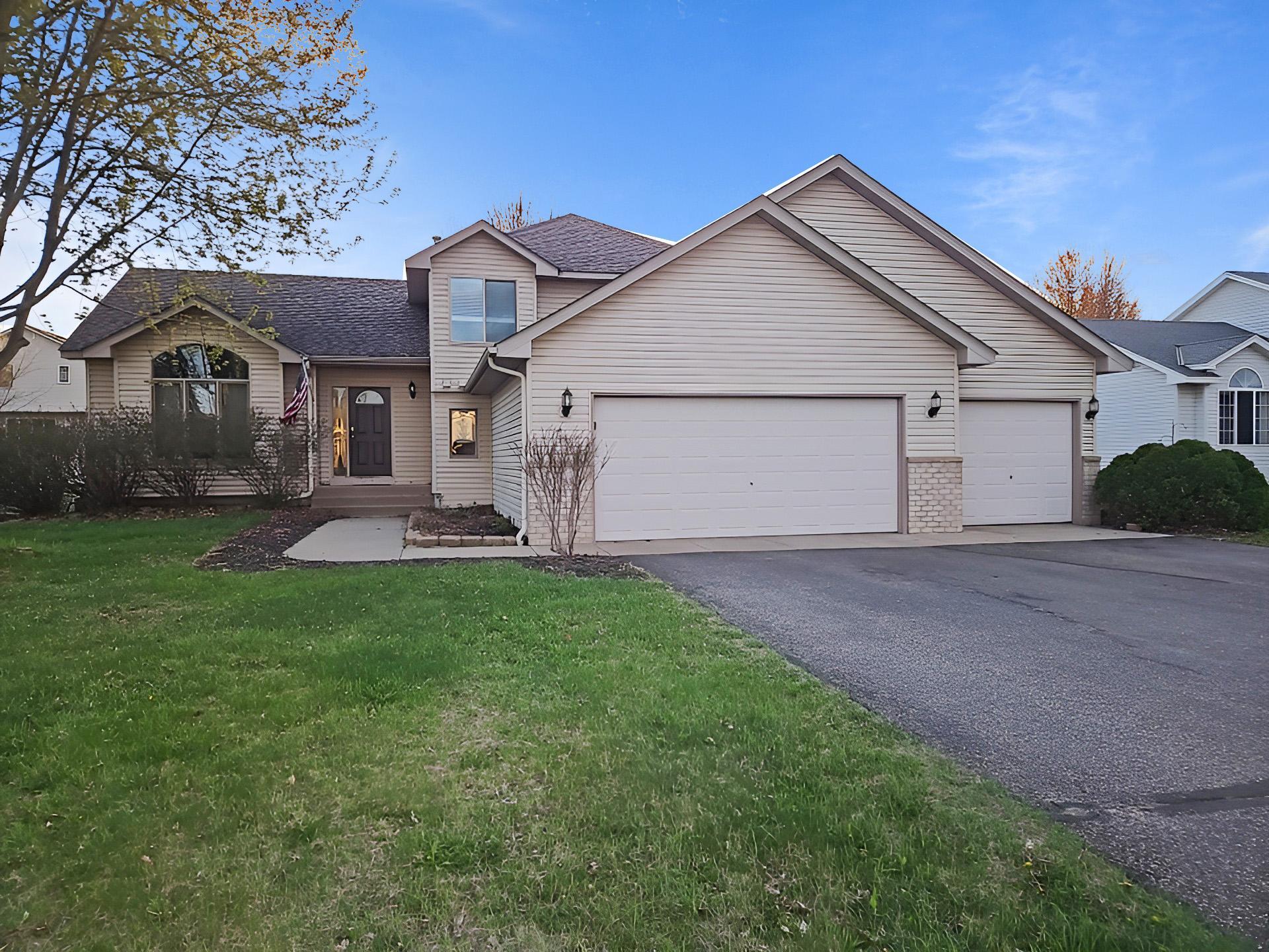 13788 Goldenrod St NW, Andover, MN 55304