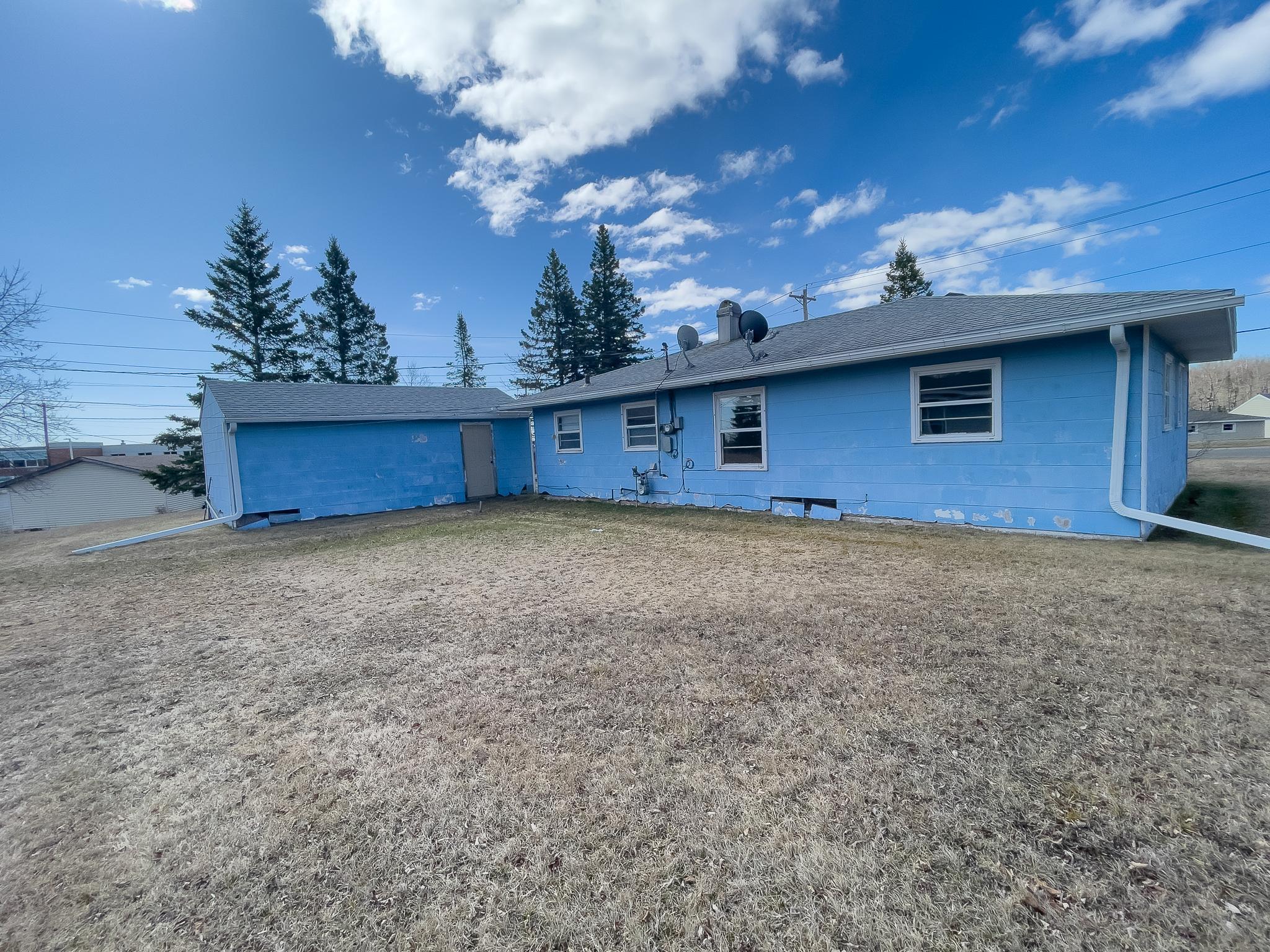 24 Horn Blvd, Silver Bay, MN 55614