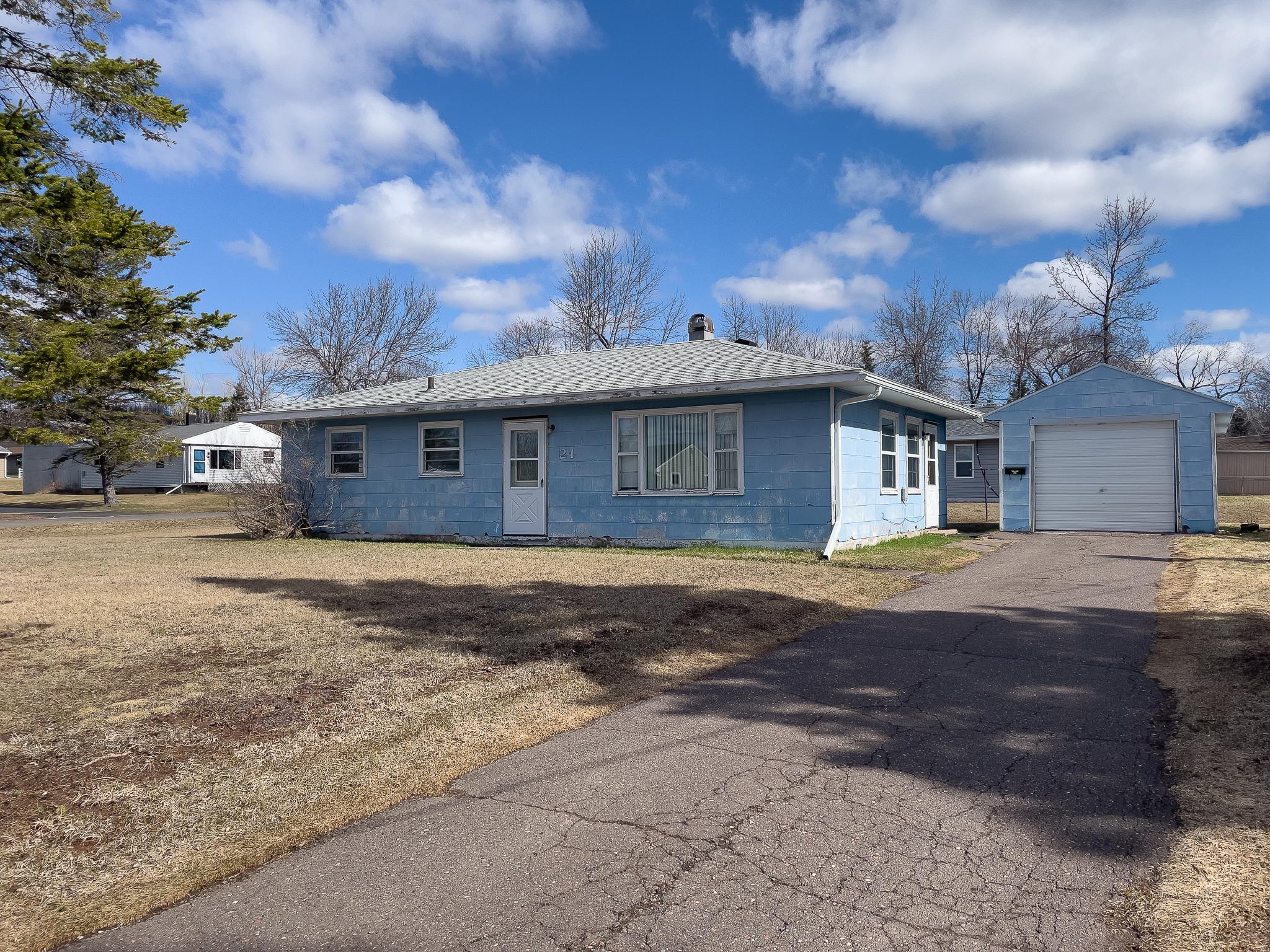 24 Horn Blvd, Silver Bay, MN 55614