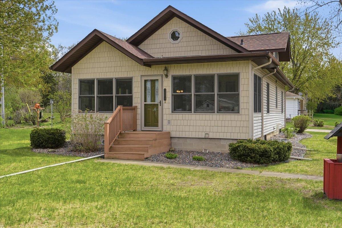 320 W State St, Dresser, WI 54009