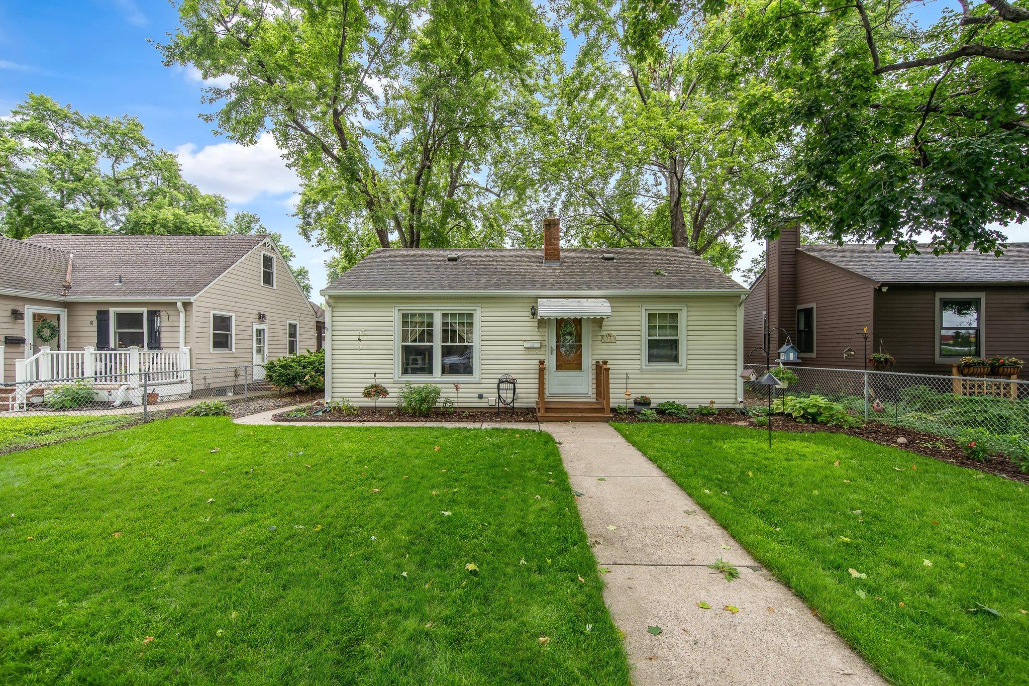 14 Jackson Ave S, Hopkins, MN 55343