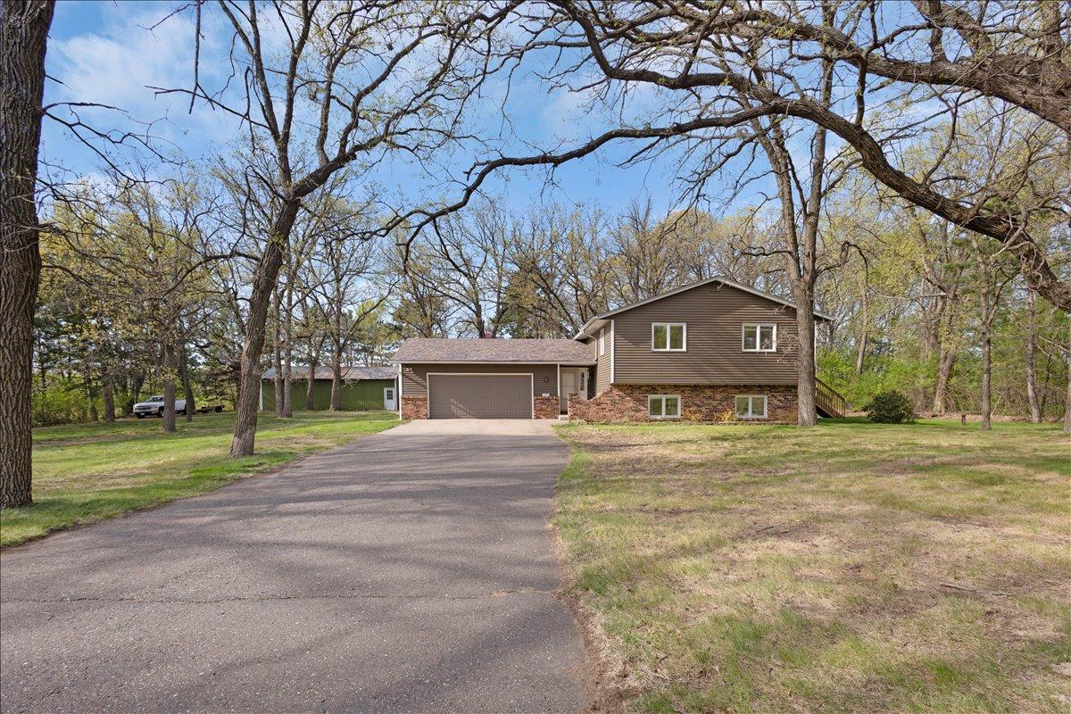 1825 203rd Ave NW, Oak Grove, MN 55011