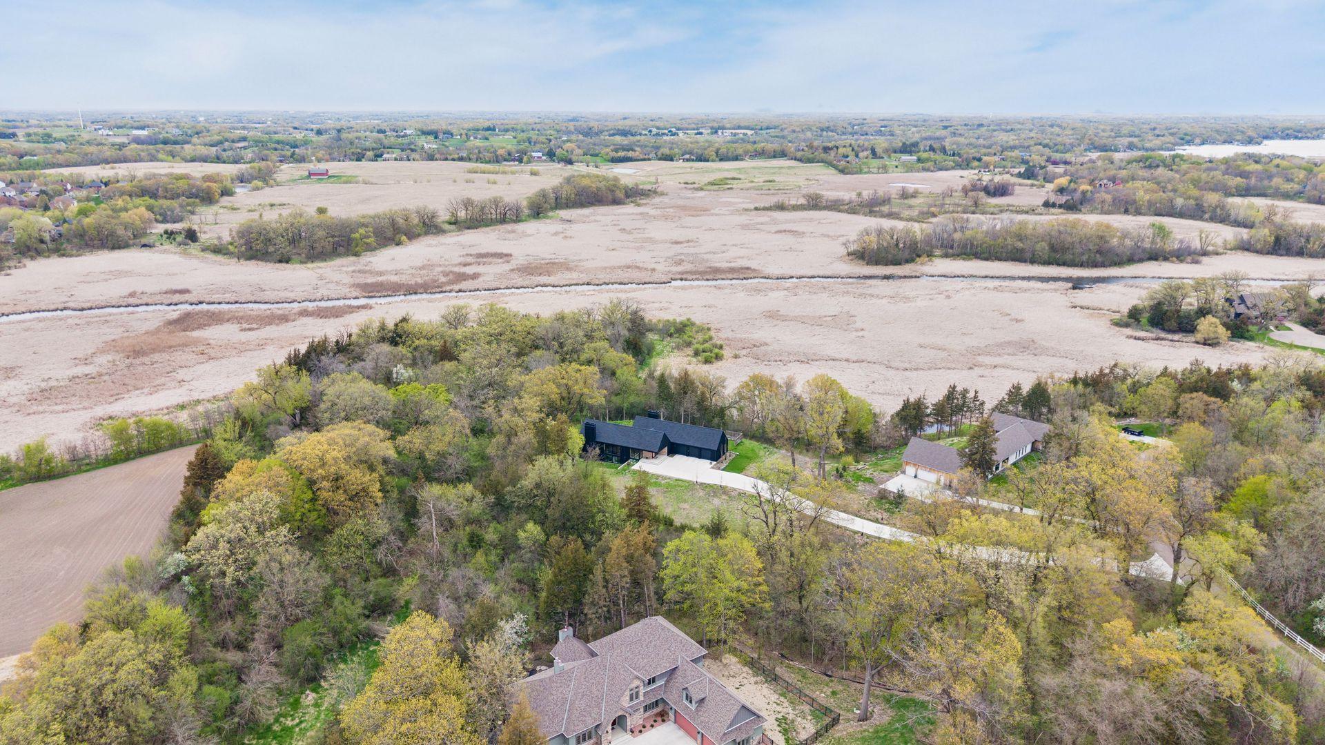 7430 Valley Creek Dr, Excelsior, MN 55331
