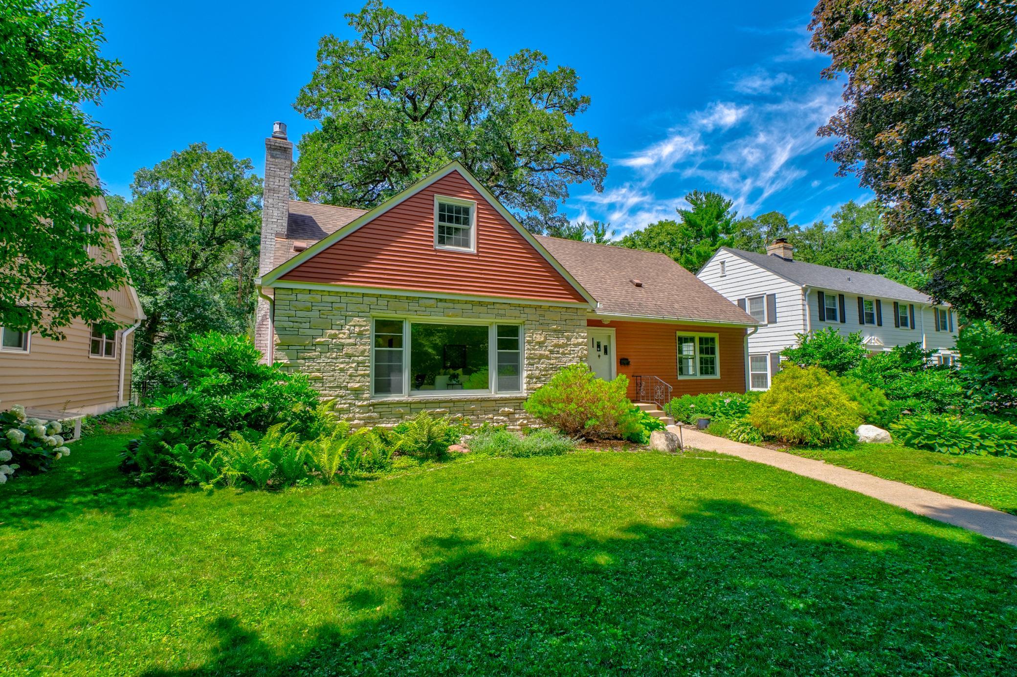 329 Stonebridge Blvd, Saint Paul, MN 55105