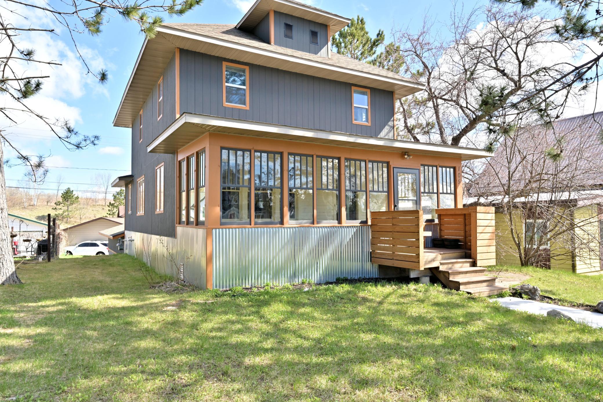 105 Roosevelt St, Coleraine, MN 55722