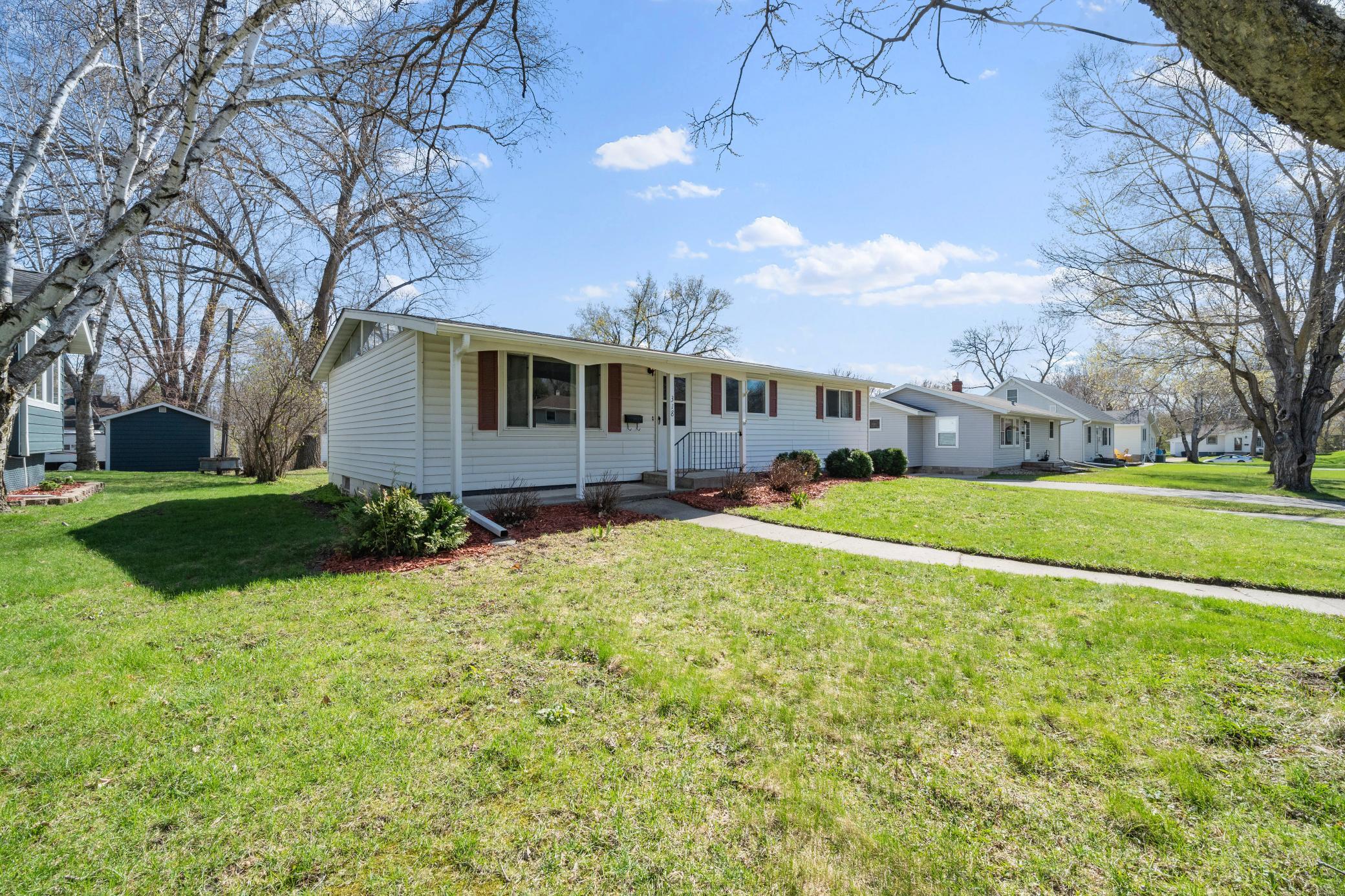 318 4th Ave NE, Glenwood, MN 56334