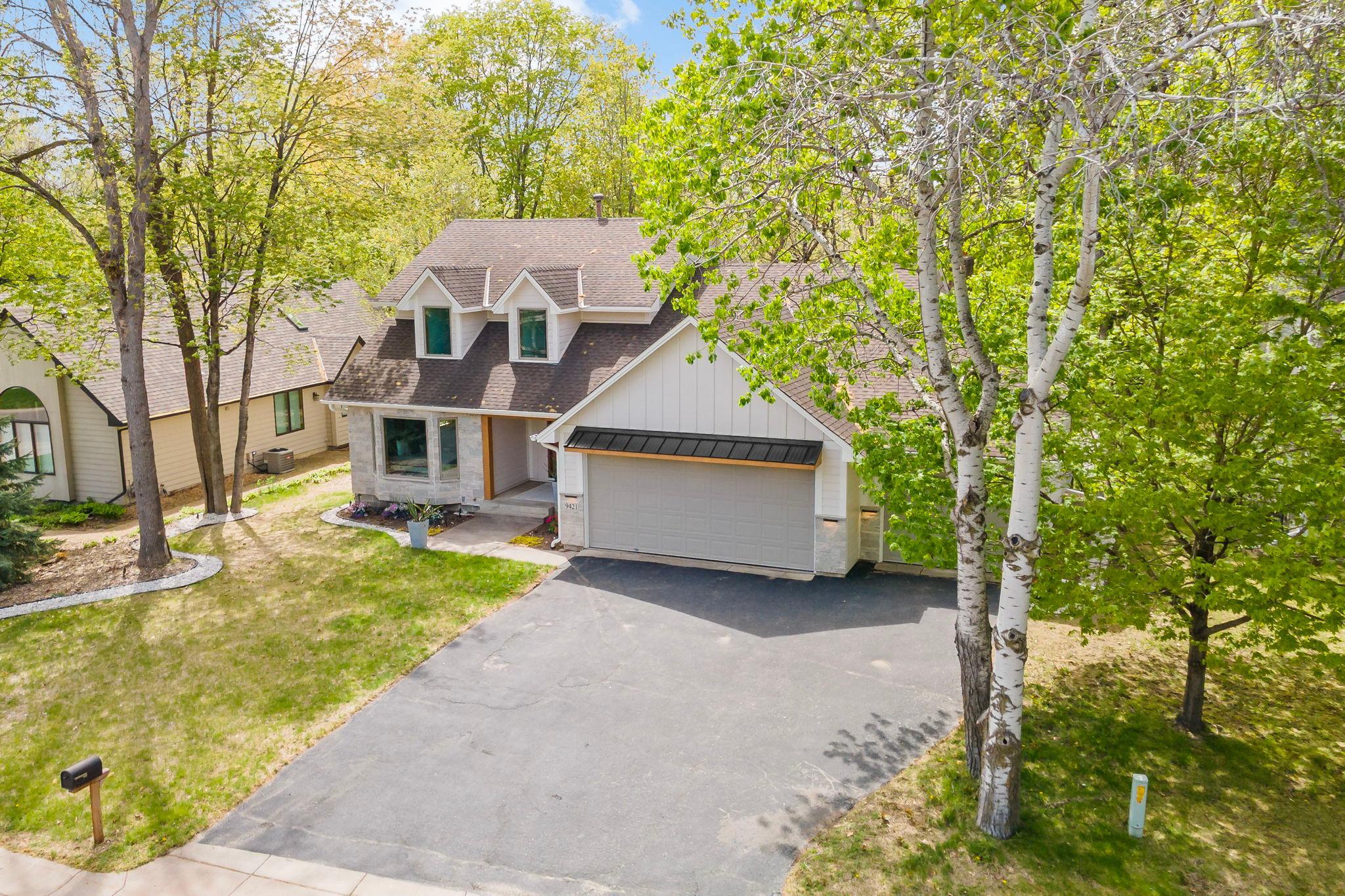 9421 Dallas Ln N, Maple Grove, MN 55369
